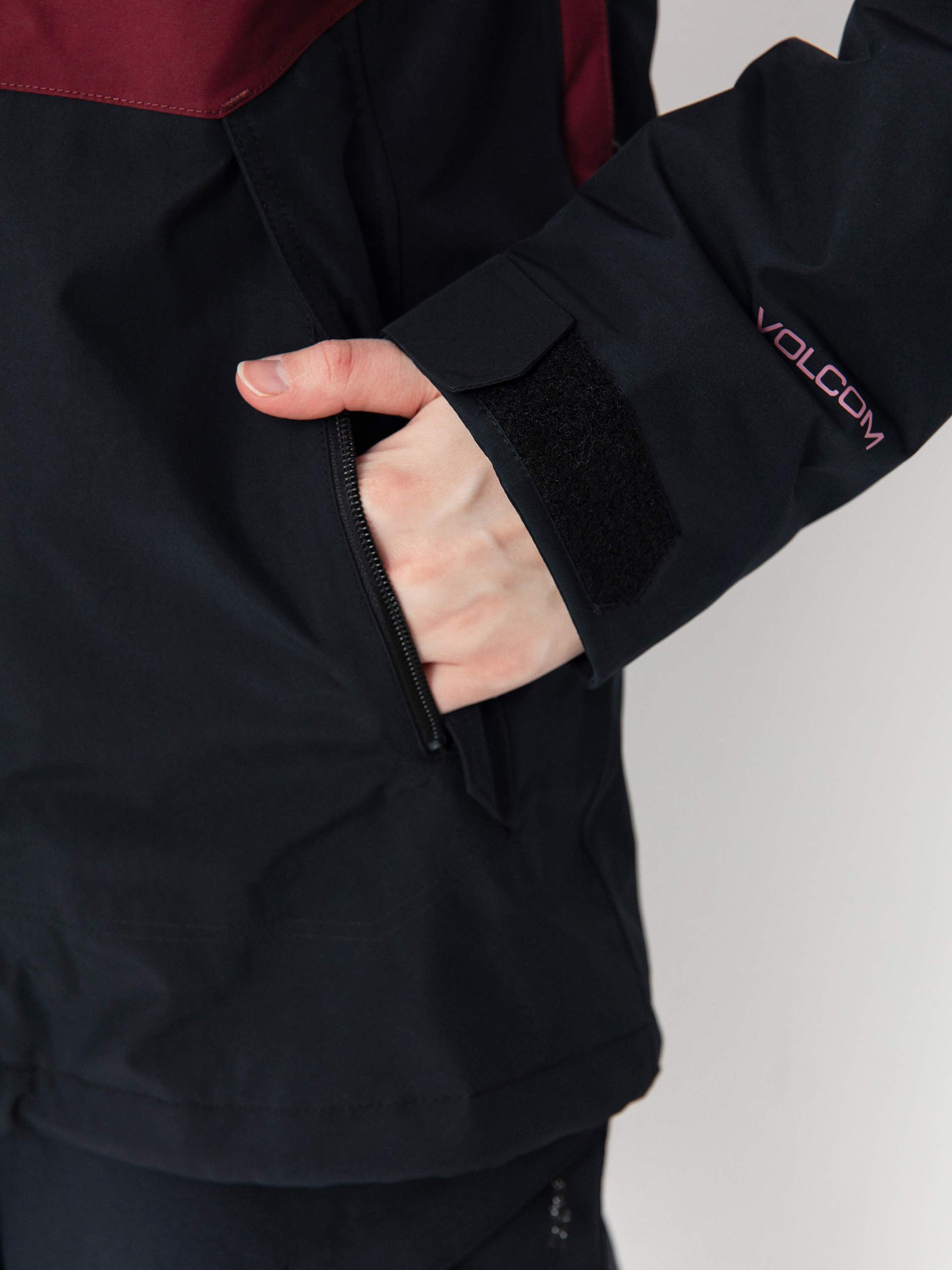 Womens Volcom V.Co Aris Ins Gore Snowboard jacket (burgundy)