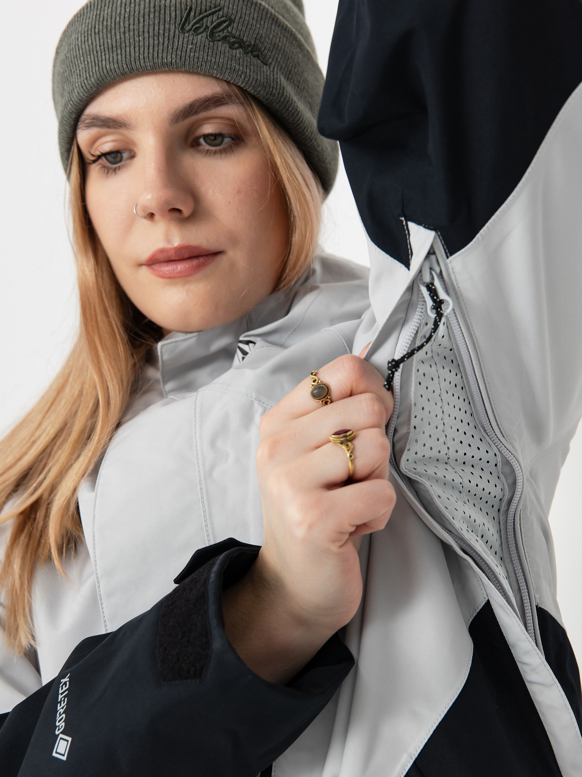 Damen Volcom V.Co Aris Ins Gore Snowboard Jacke (cloud grey)