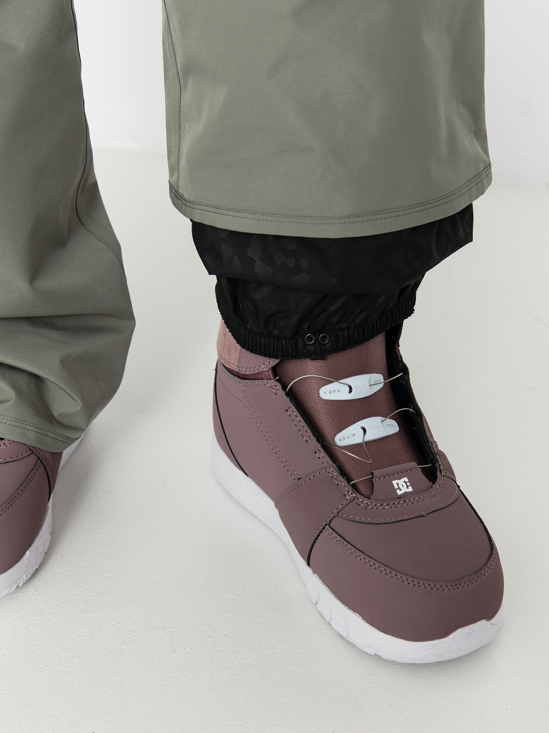 Womens Volcom Bridger Ins Snowboard pants (lichen green)