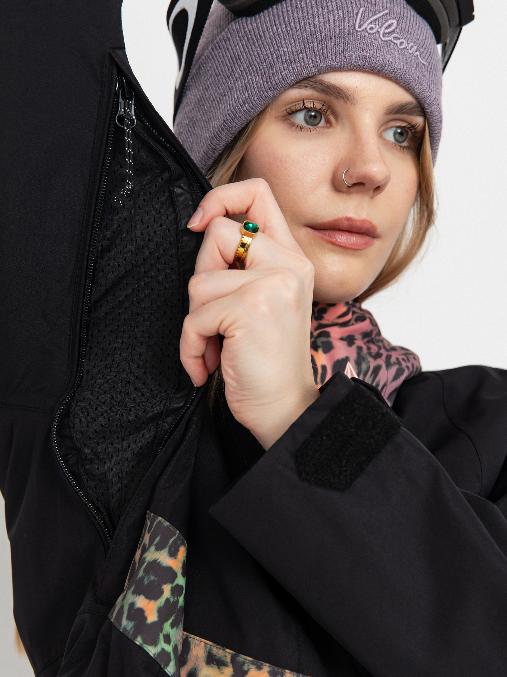 Damen Volcom Snowboard Jacke Ashfield Pullover (black)