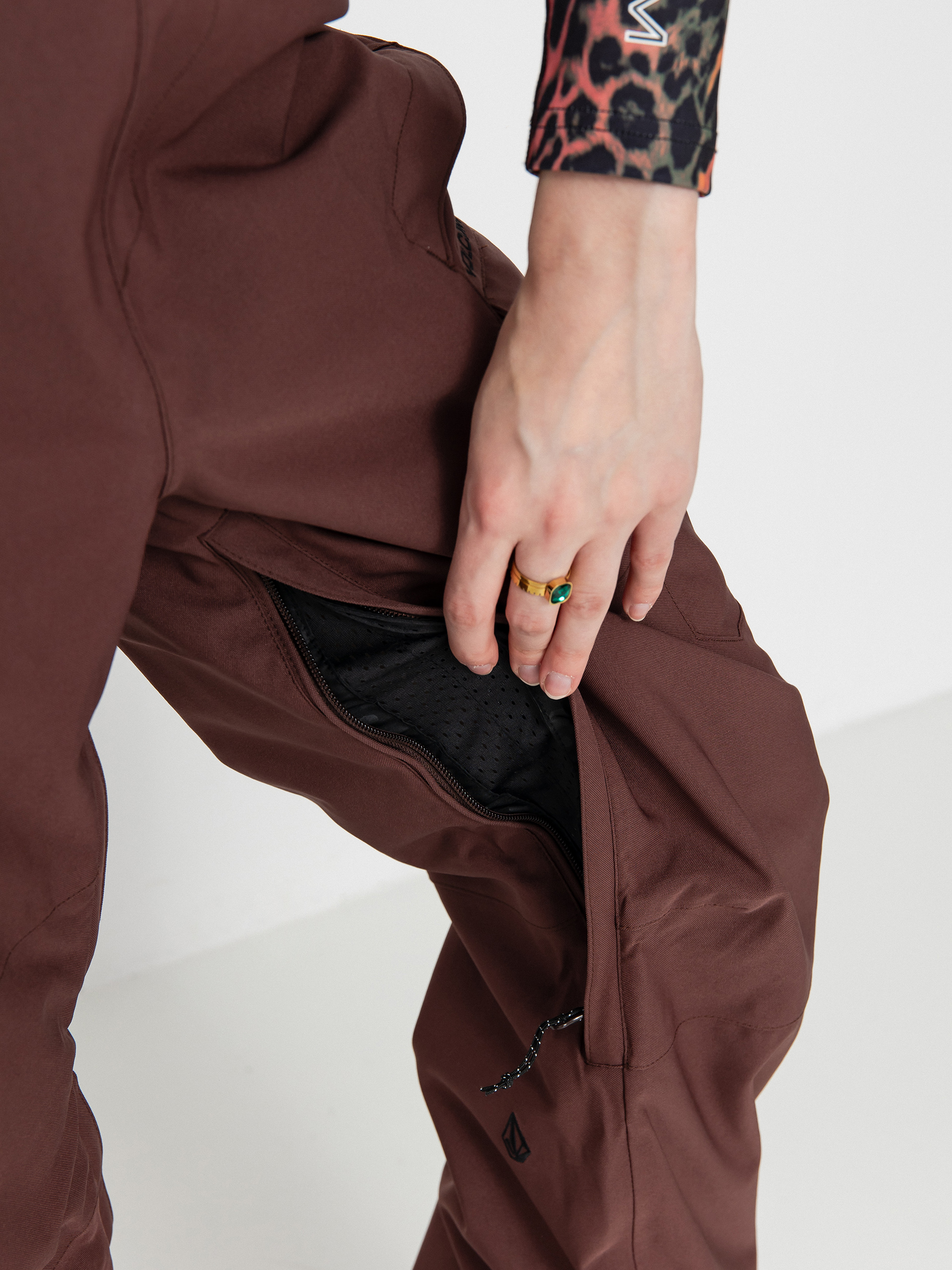 Womens Volcom Snowboard pants Creston 3D Stretch Bib Overall (mahogany)