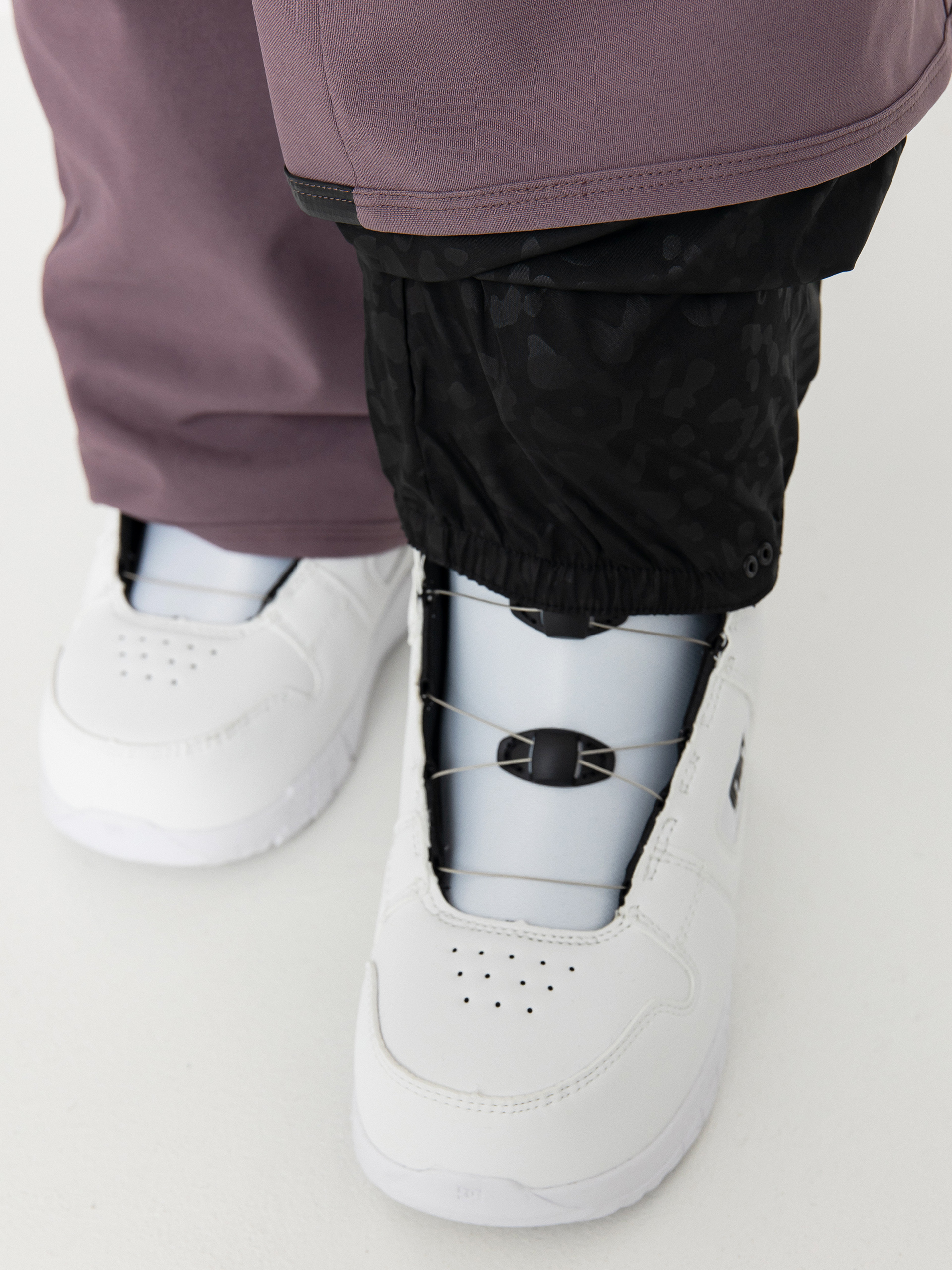 Womens Volcom Snowboard pants Swift Bib Overall (dusty lavender)