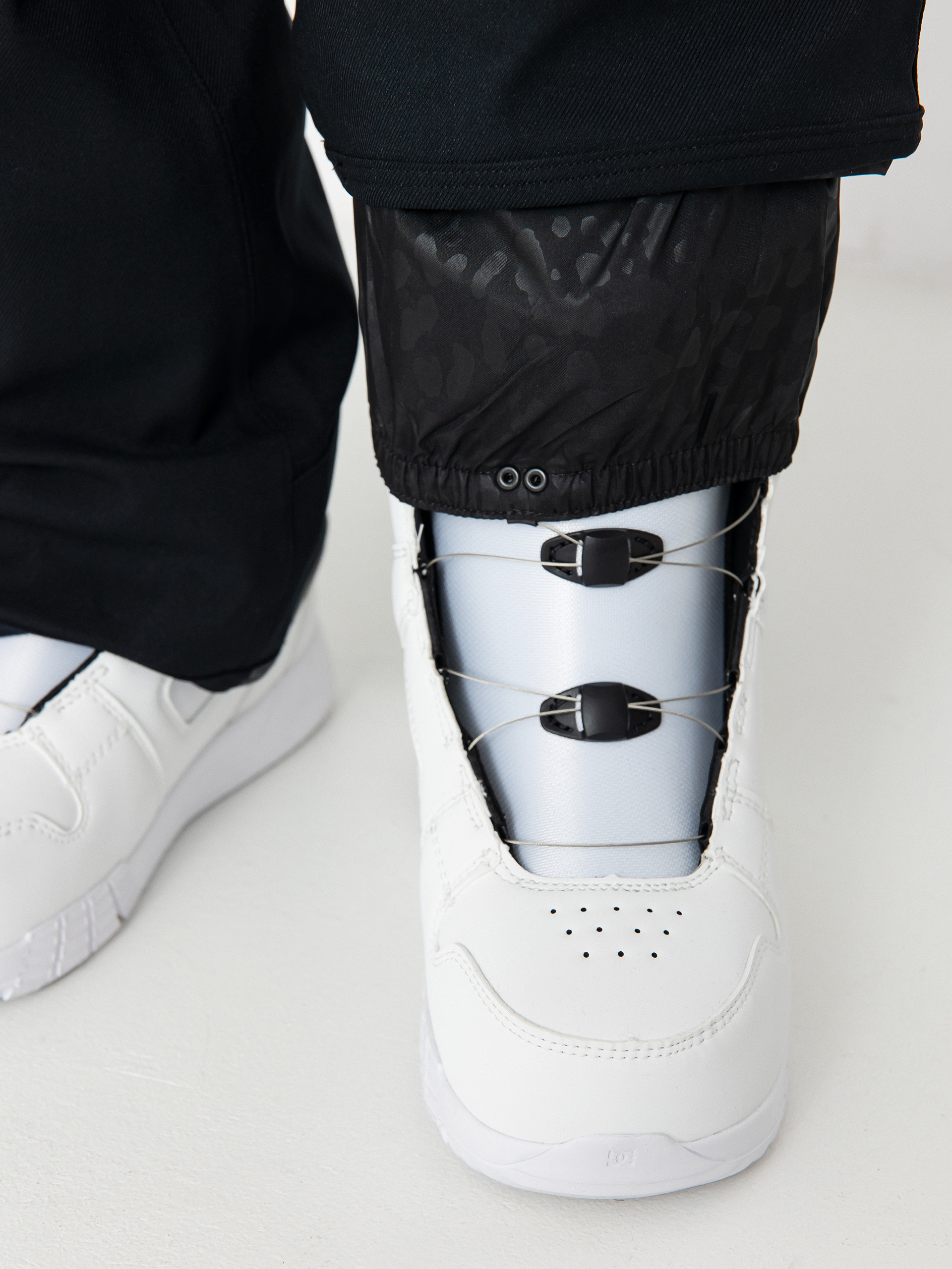 Damen Volcom Snowboard Hose Genus Stretch (black)