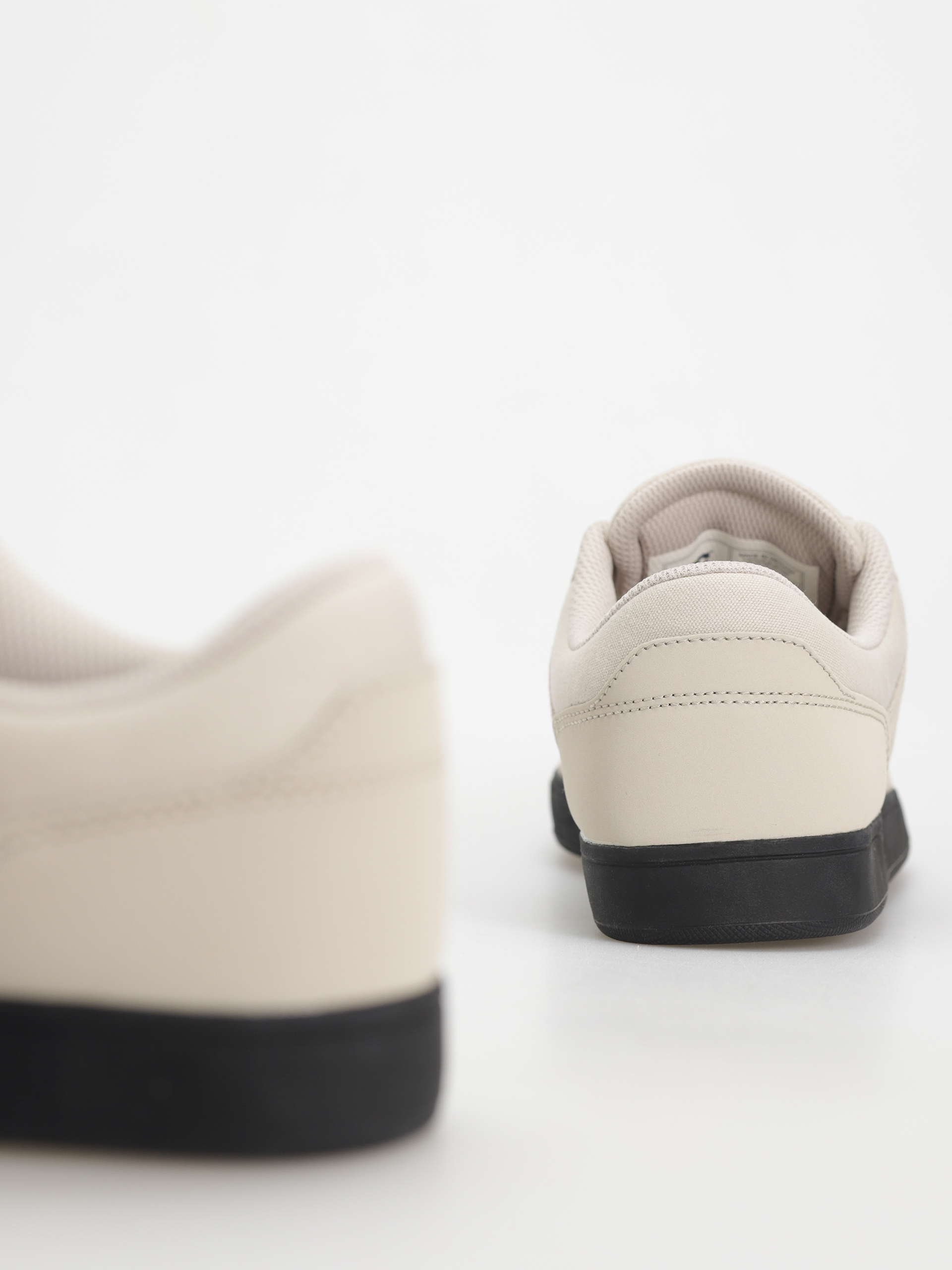 DC Crisis 2 Shoes (silver birch)