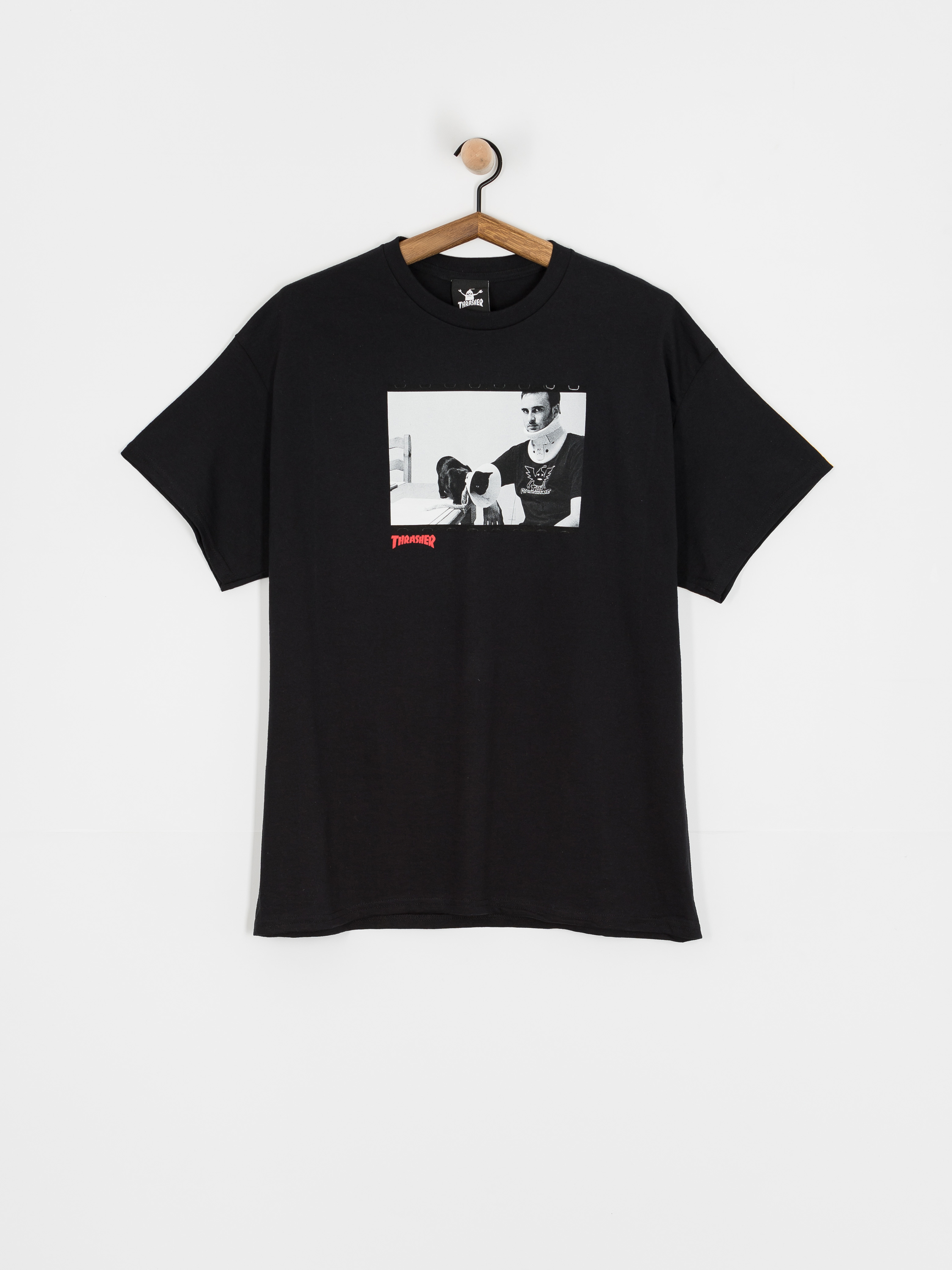 【THRASHER】 THRASHER X AWS - BELIEVE T-SHIRT [BLACK] tričko Thrasher Thrasher x AWS Believe - Black - snowboard