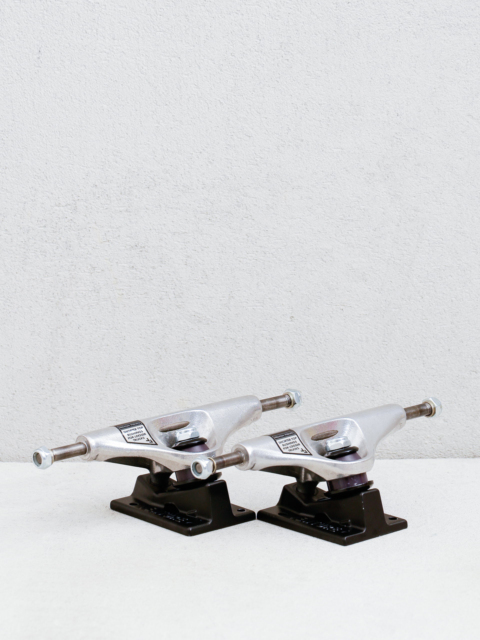 Venture X Riot Trucks (silver/black)