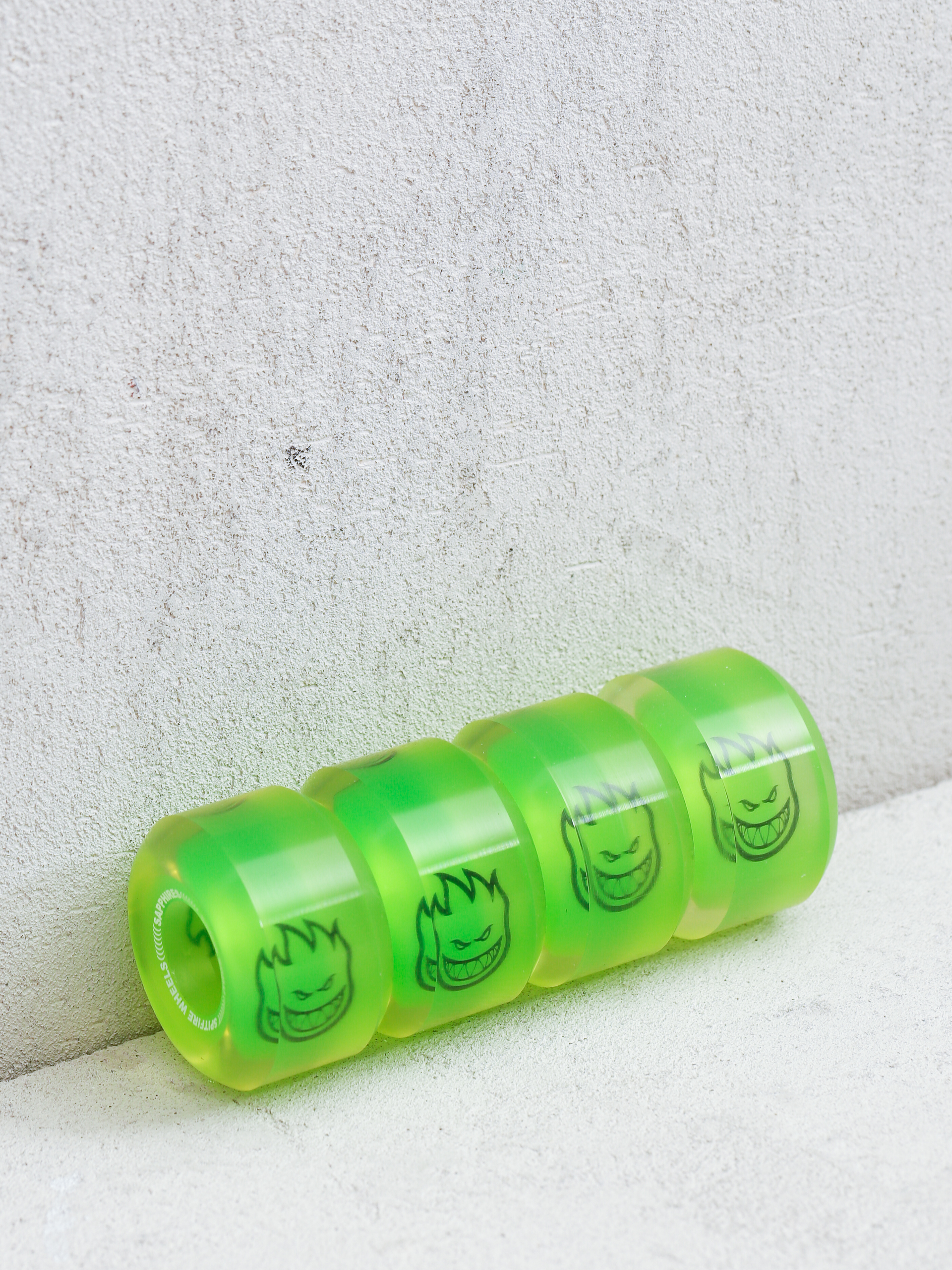 Spitfire 90D Neon Sapphire Conical Full Wheels - green (green)