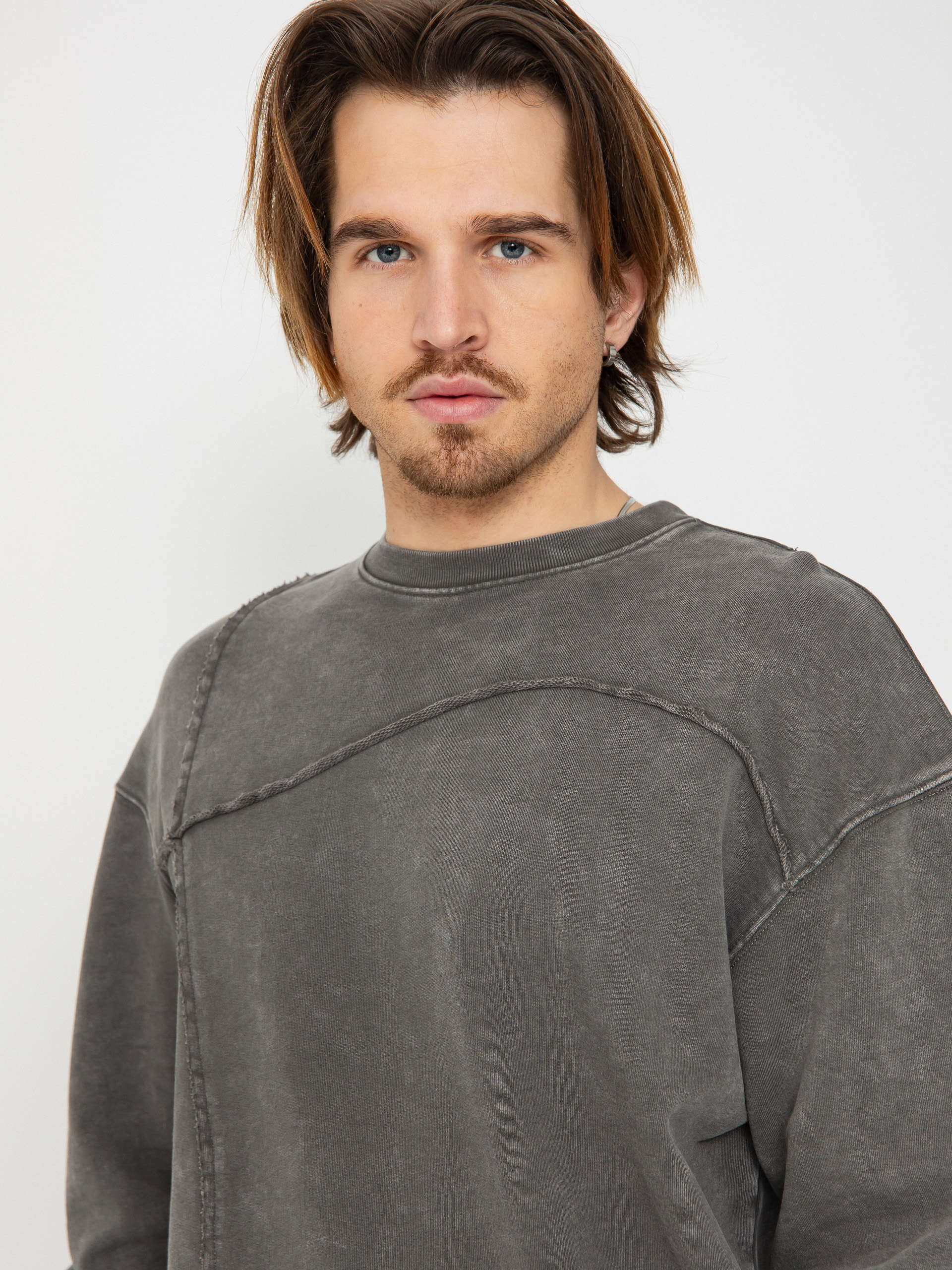 【DIME】REVERSE STITCH CREWNECK (Charcoal Washed) Dime Reverse Stitch Crewneck Charcoal Washed - Venue Skateboards