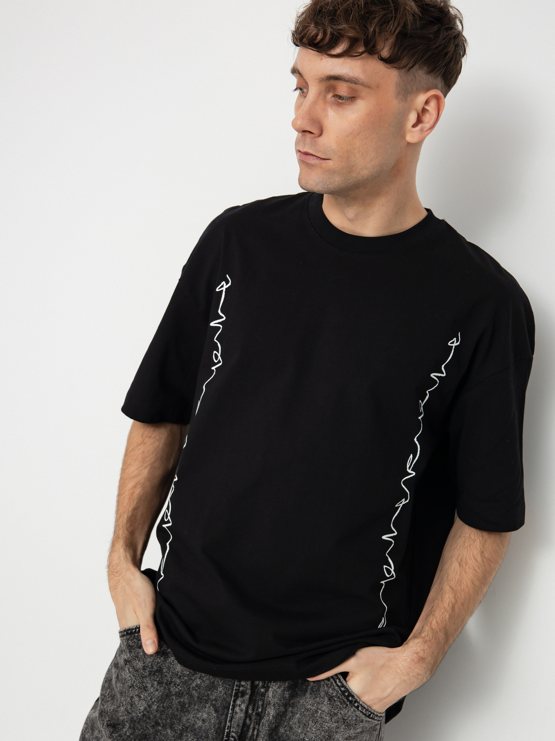 Poetic Collective Crayon Chain T-Shirt (black)