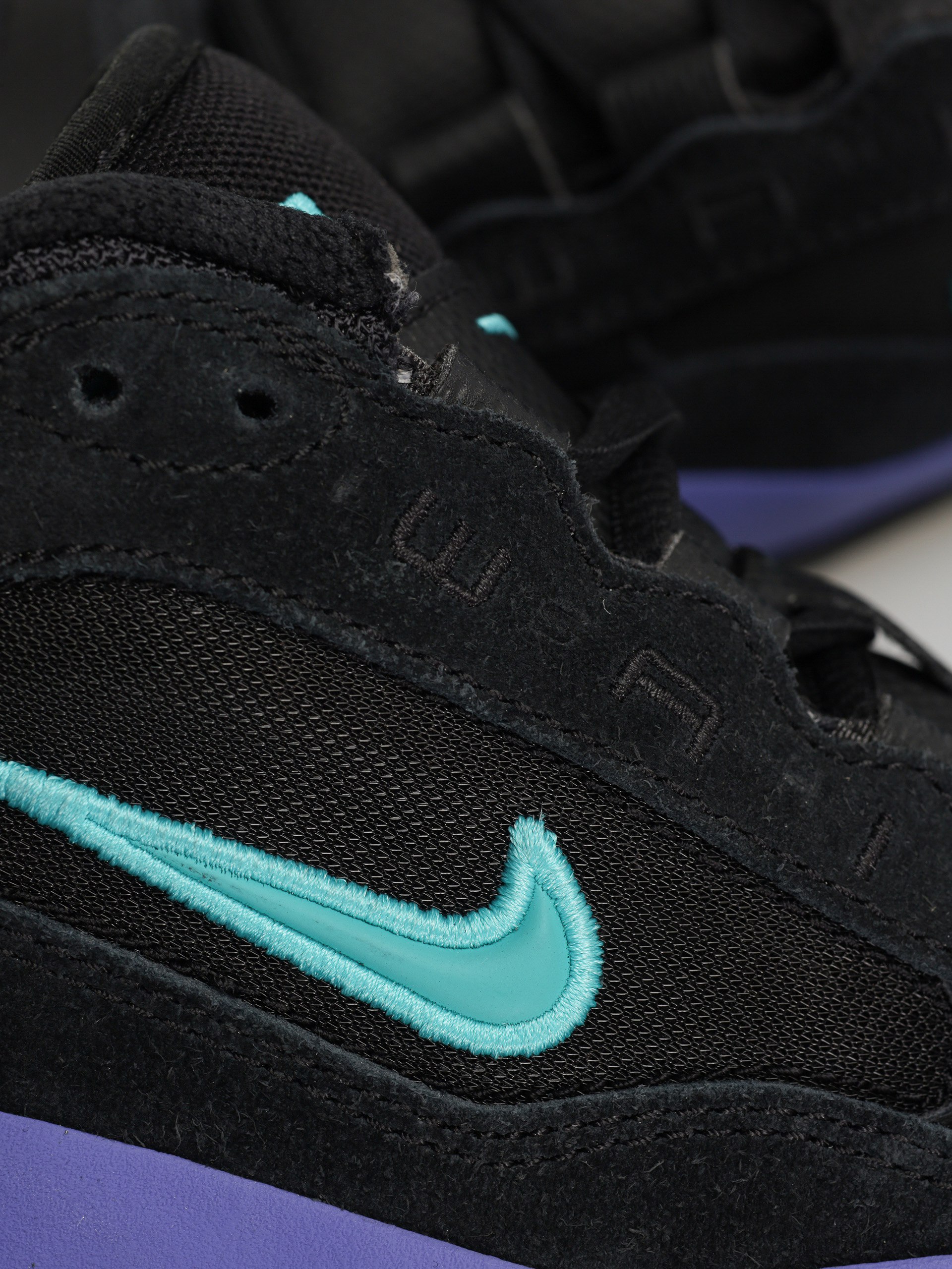 Nike SB Air Max Ishod Schuhe (black/dusty cactus black persian violet)