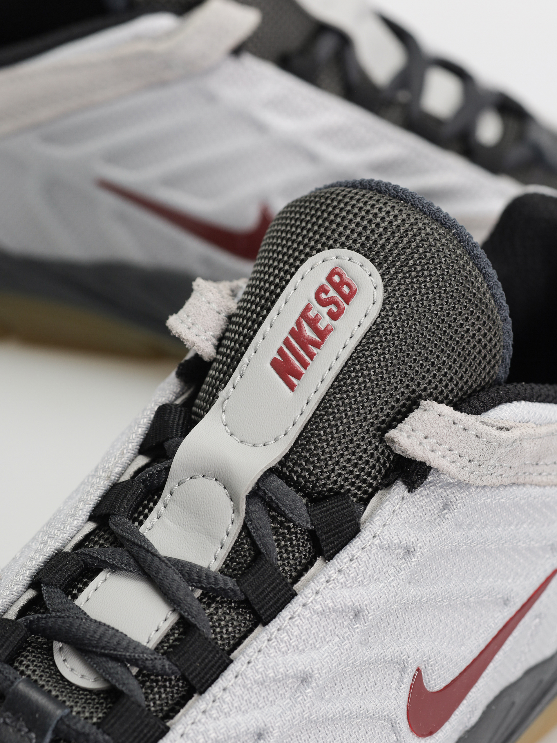 Nike SB Vertebrae Schuhe (lt smoke grey/dark team red)