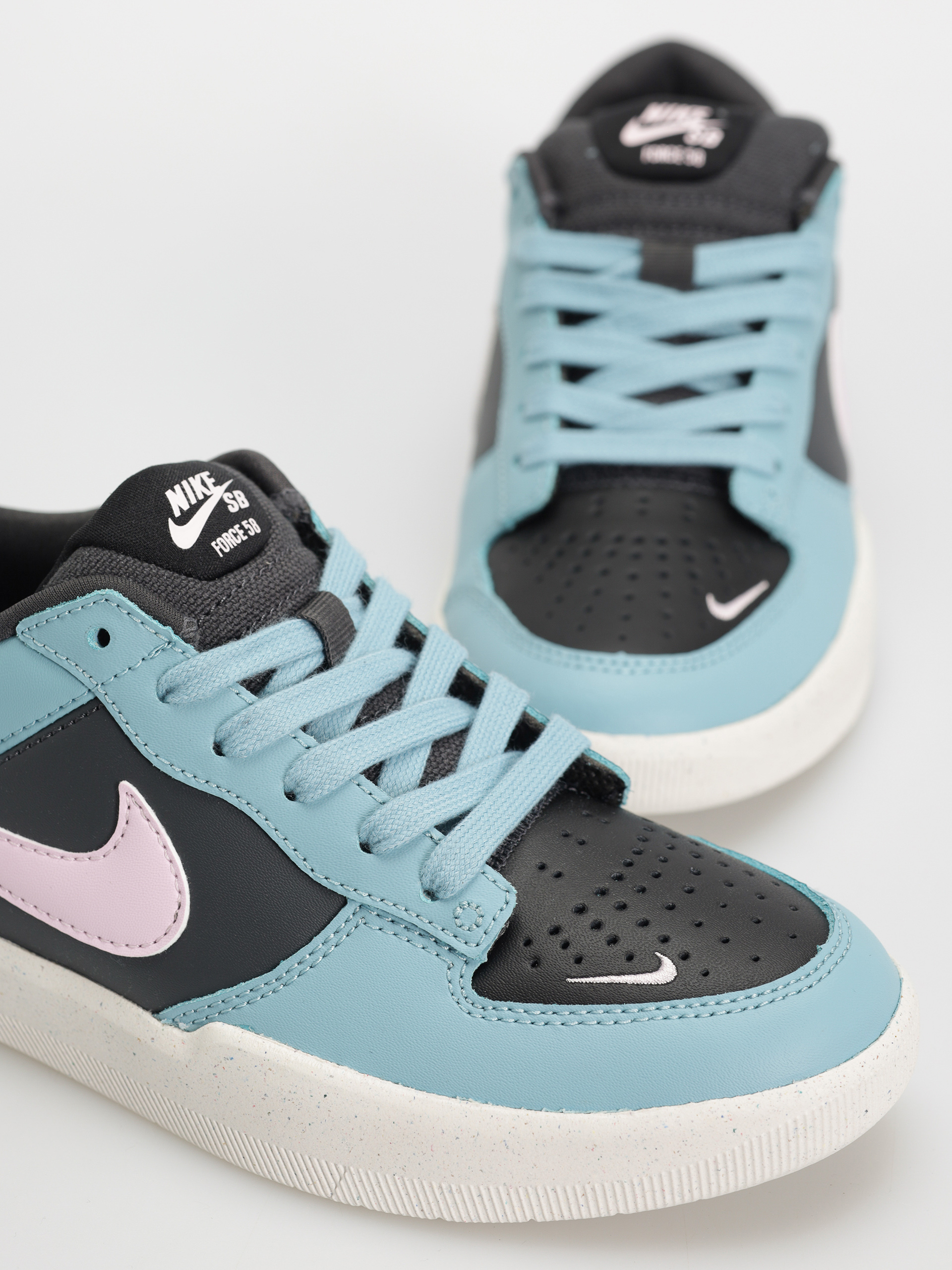 Nike SB Force 58 Premium Shoes (denim turq/pink foam  dk smoke grey)