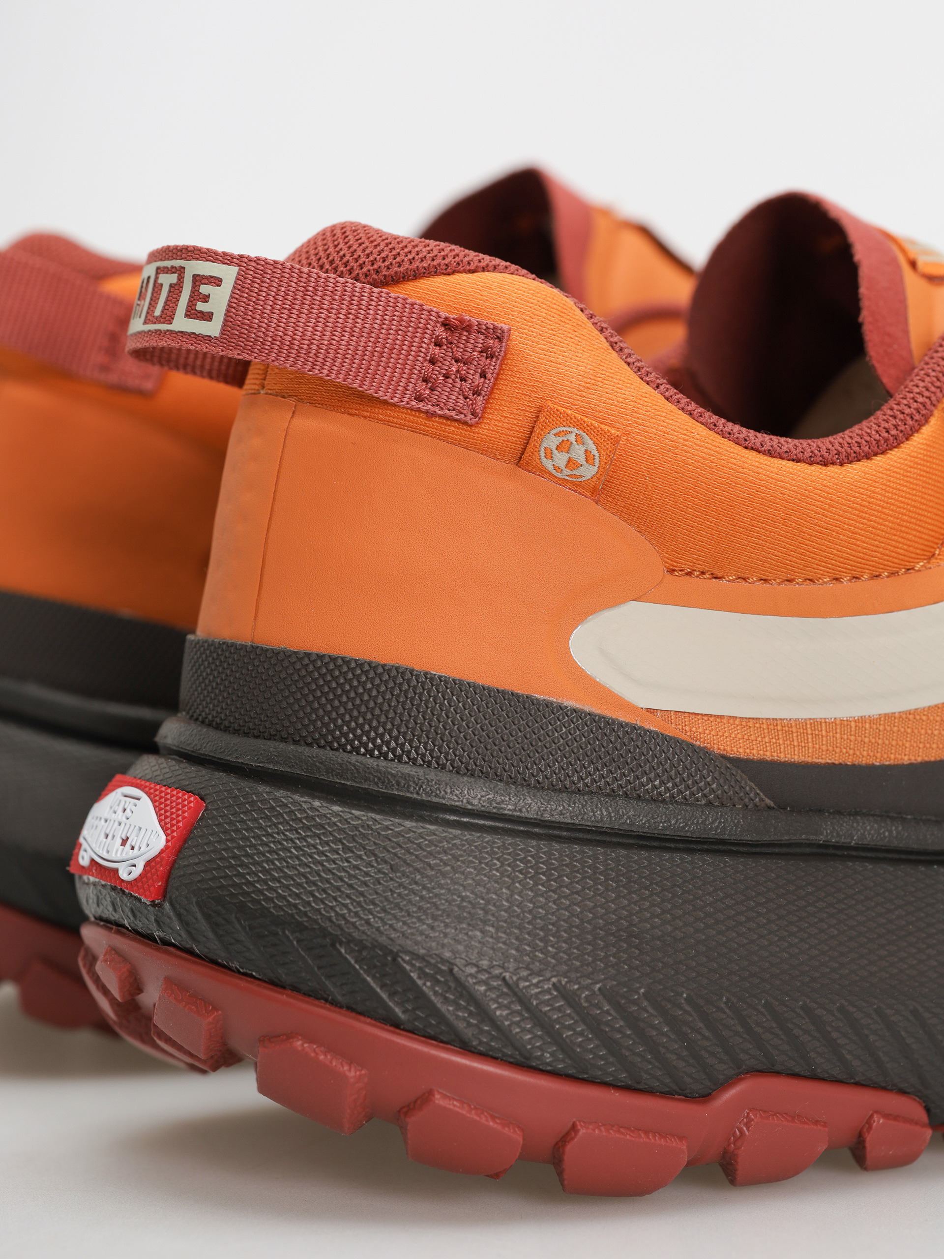 Vans Mte Crosspath Shoes (marmalade)