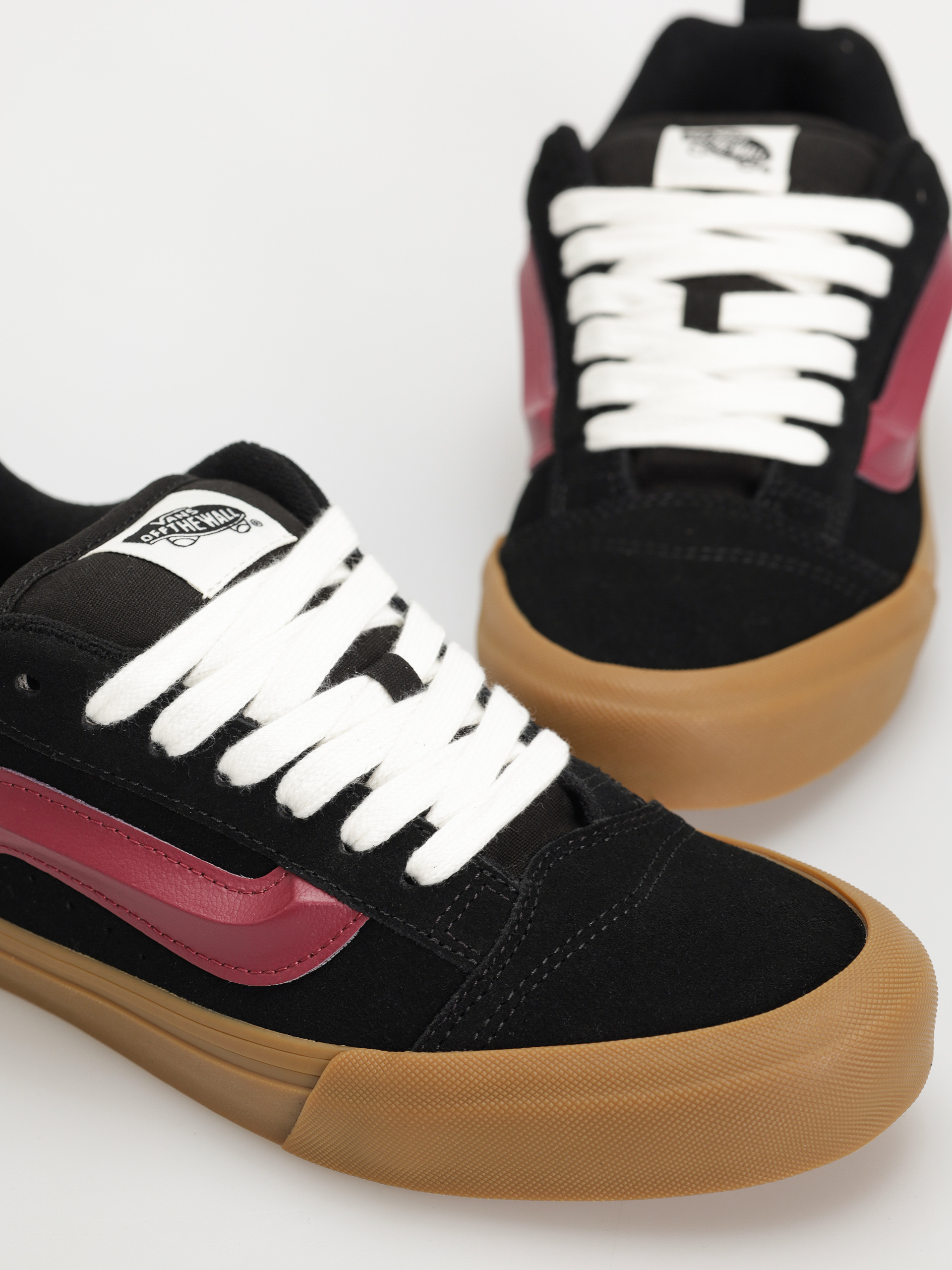 Vans Knu Skool Schuhe (vintage suede black/multi)