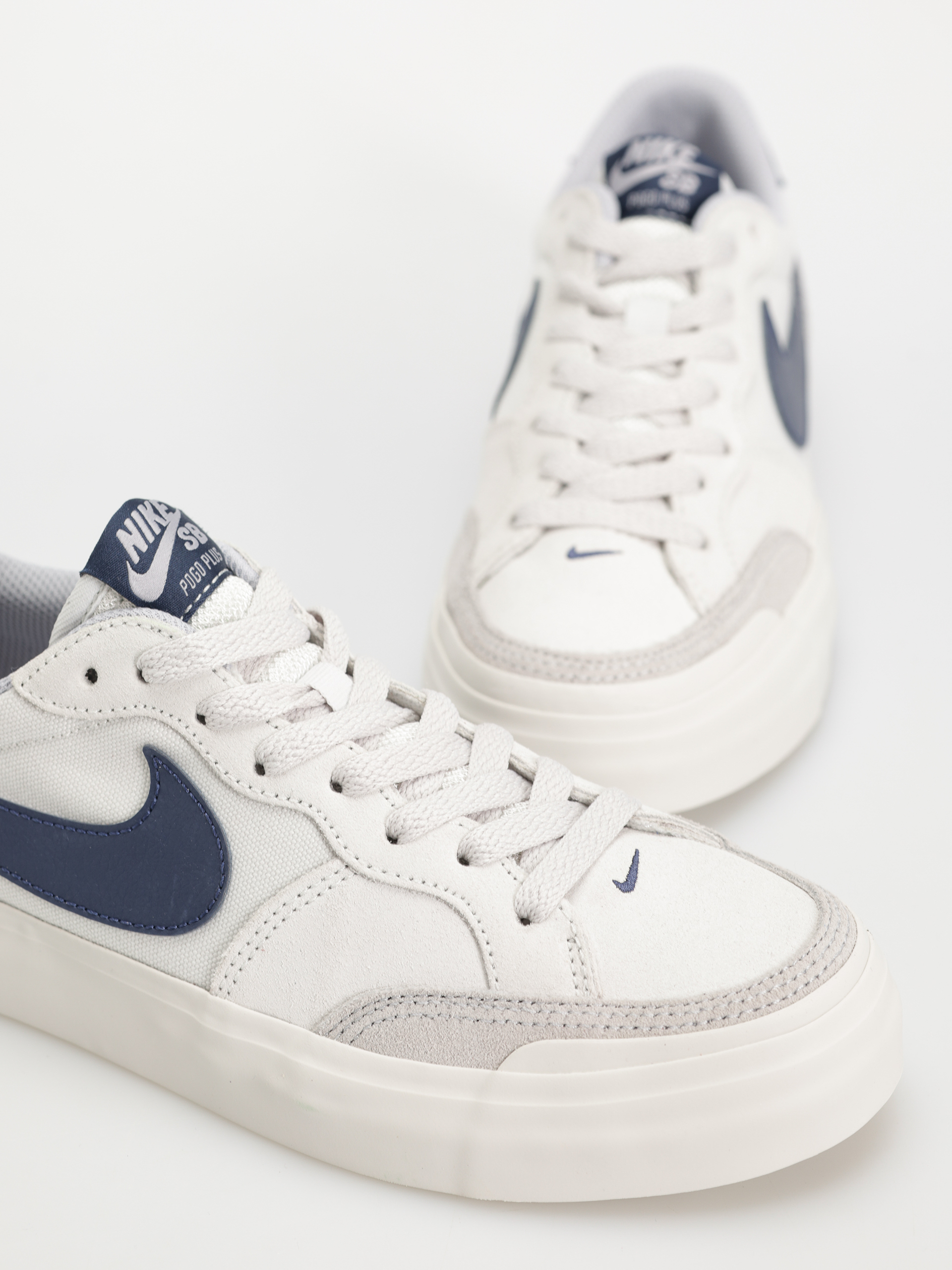 Nike SB Zoom Pogo Plus Shoes (photon dust/midnight navy wolf grey)