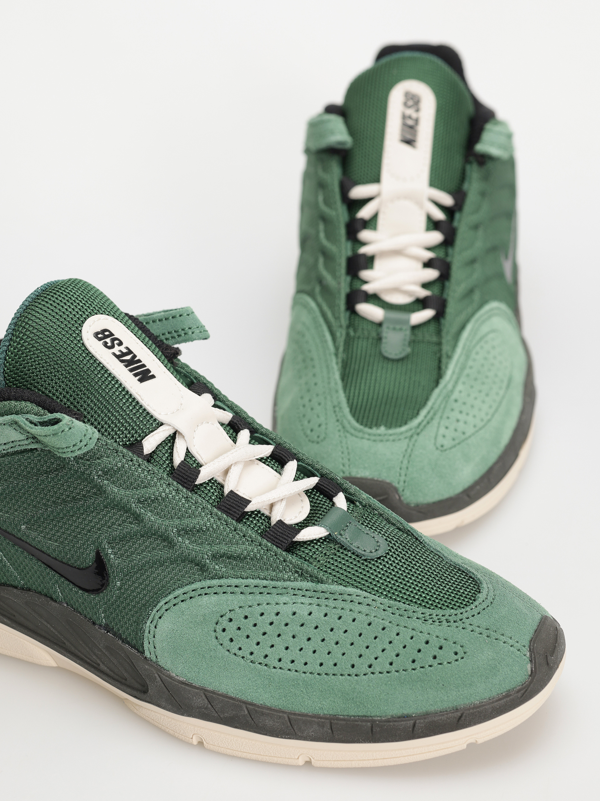 Nike SB Vertebrae Shoes (fir/black sequoia lt orewood brn)