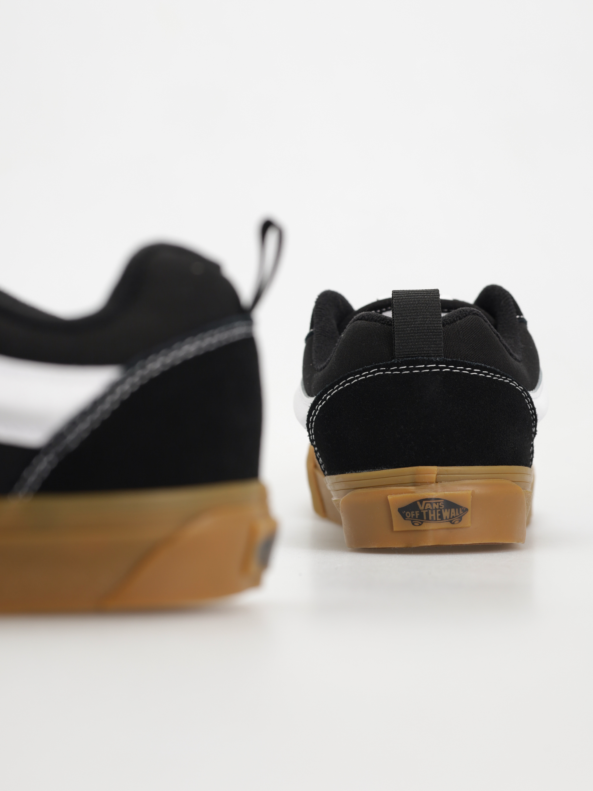 Vans Knu Skool Schuhe (black/gum)