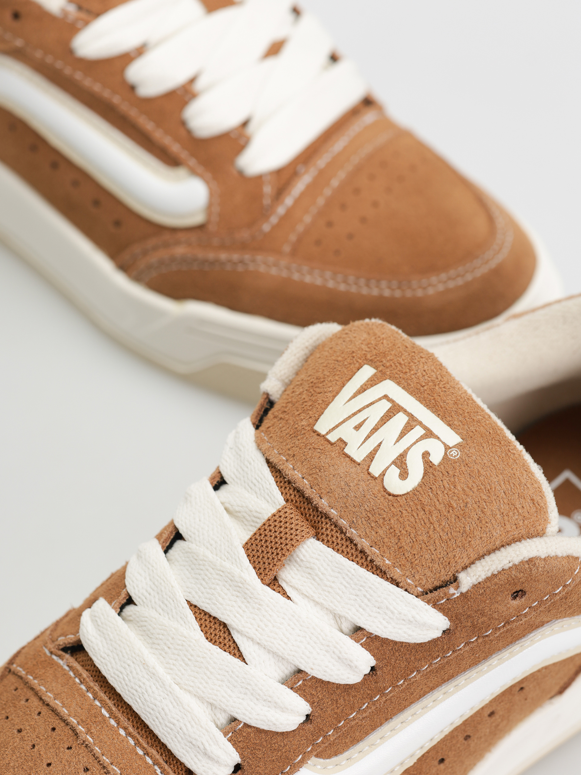Vans Hylane Shoes (brown)