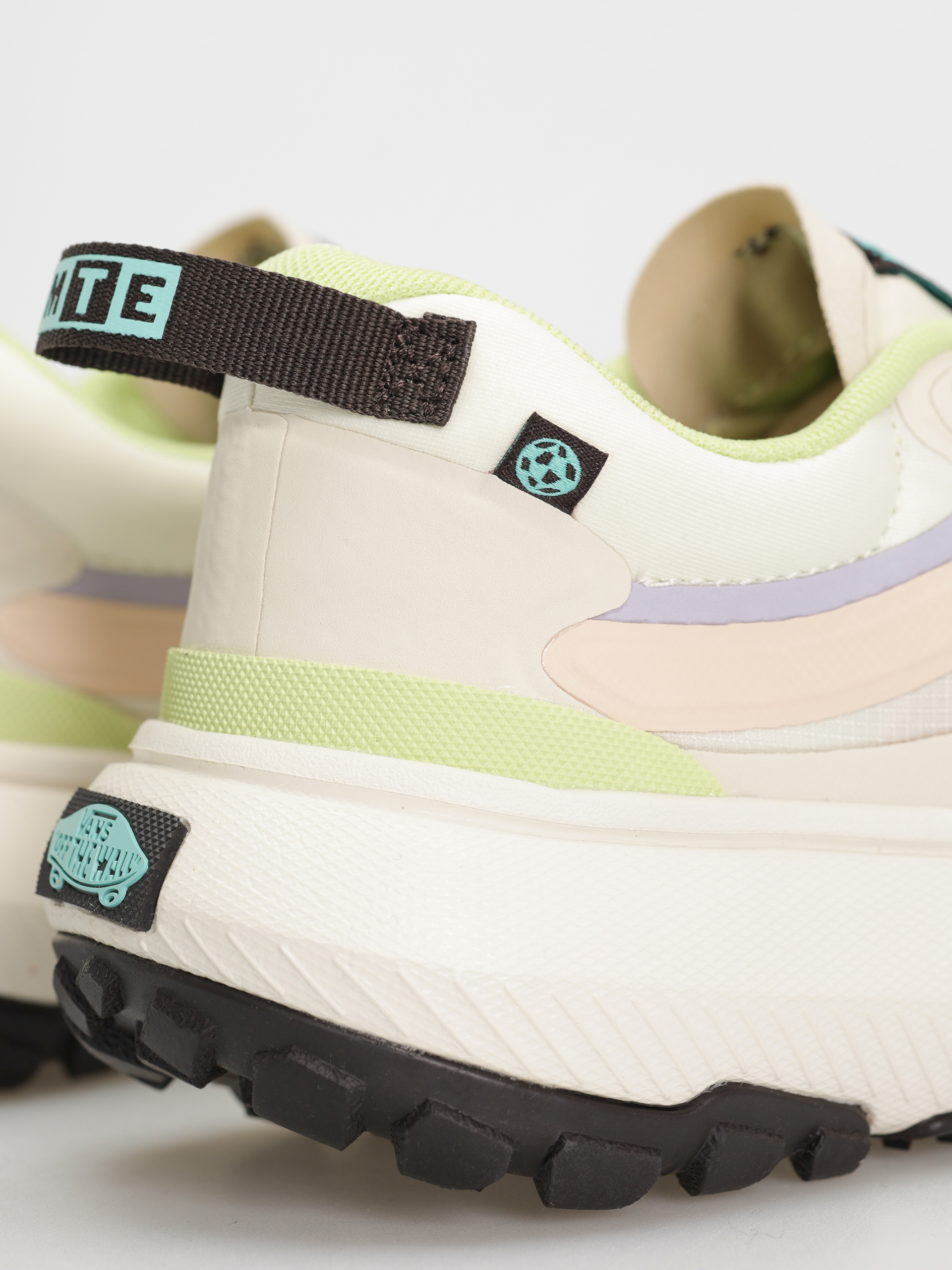 Vans Mte Crosspath Shoes (natural/multi)