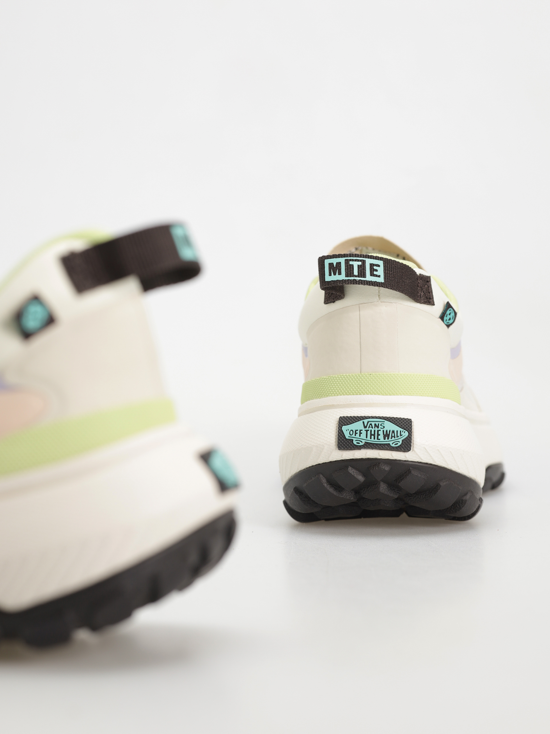 Vans Mte Crosspath Shoes (natural/multi)