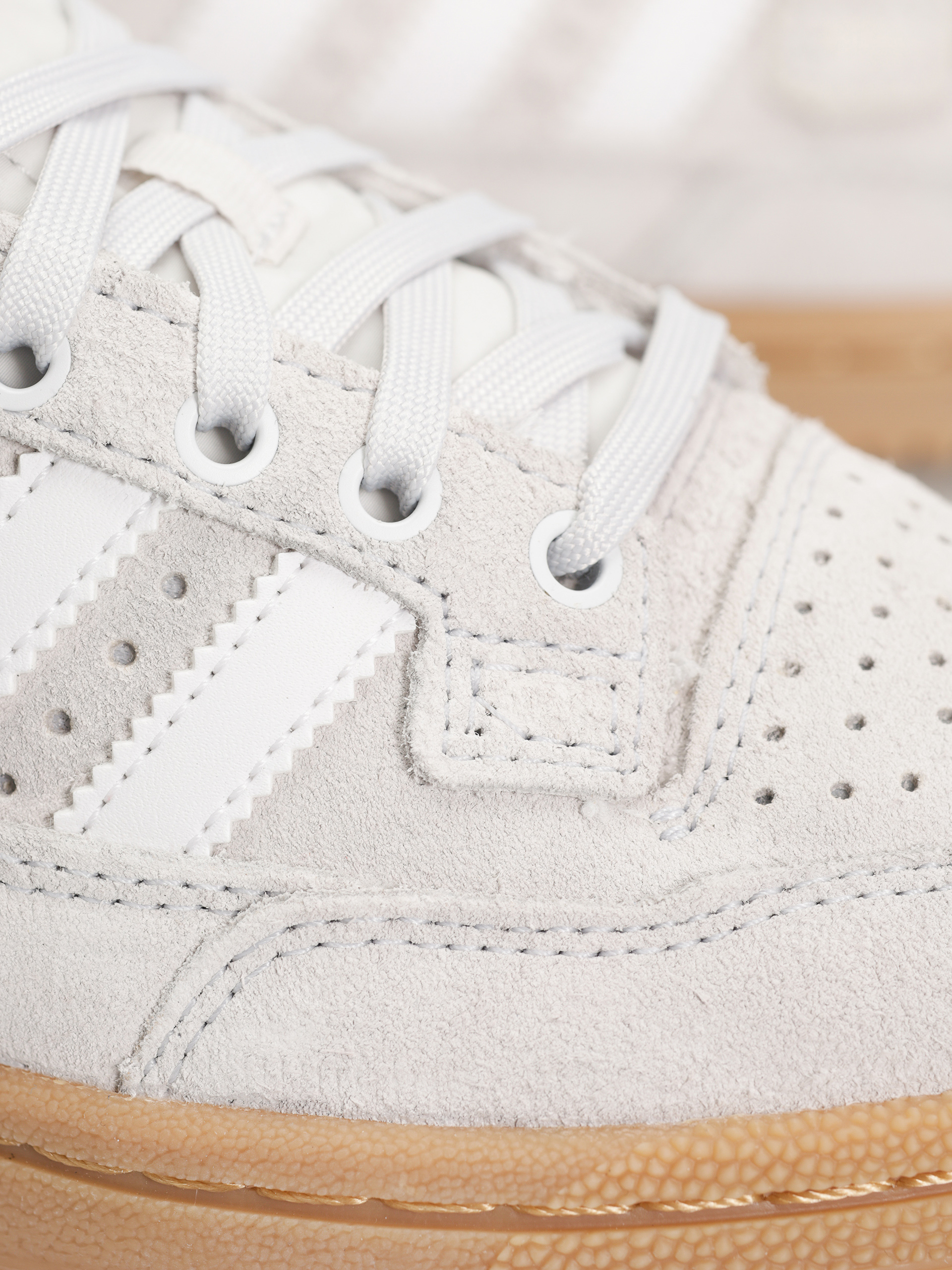 adidas Centennial 85 Low A Schuhe (crywht/ftwwht/gum3)