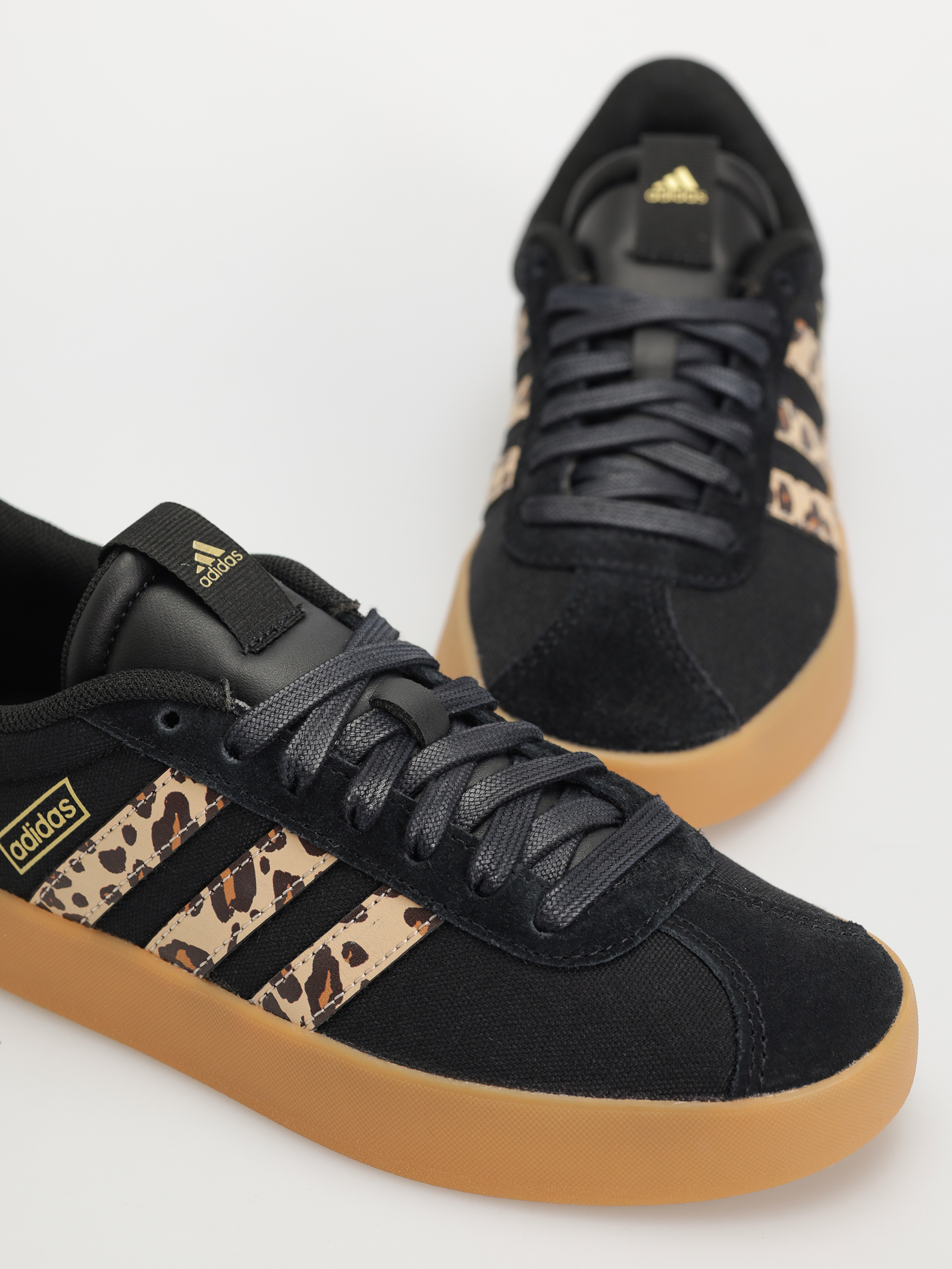 adidas Vl Court 3.0 Wmn Shoes (cblack/shabrn/magold)