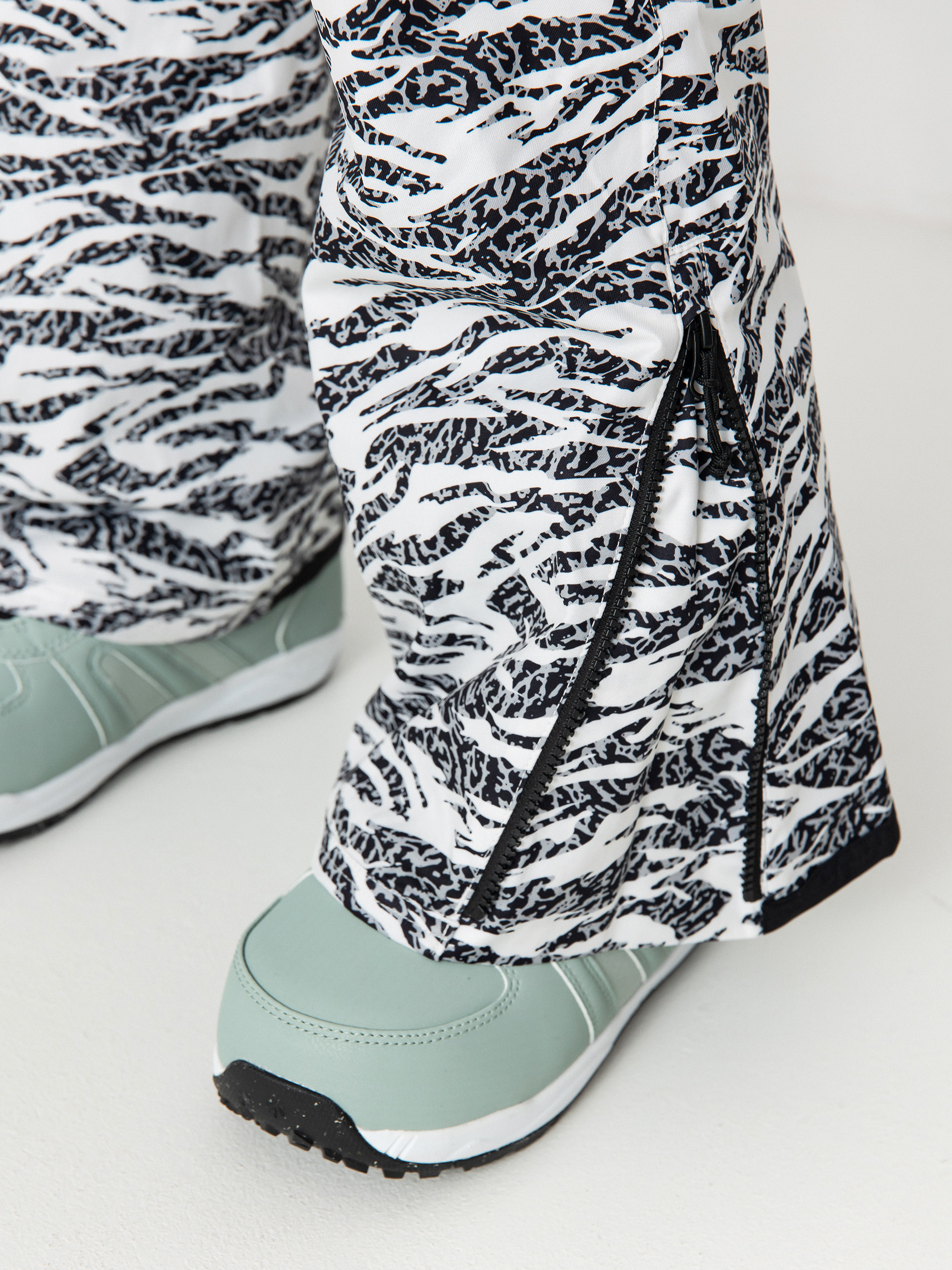 Womens Burton Snowboard pants Marcy High Rise High Stretch (zebra camo)