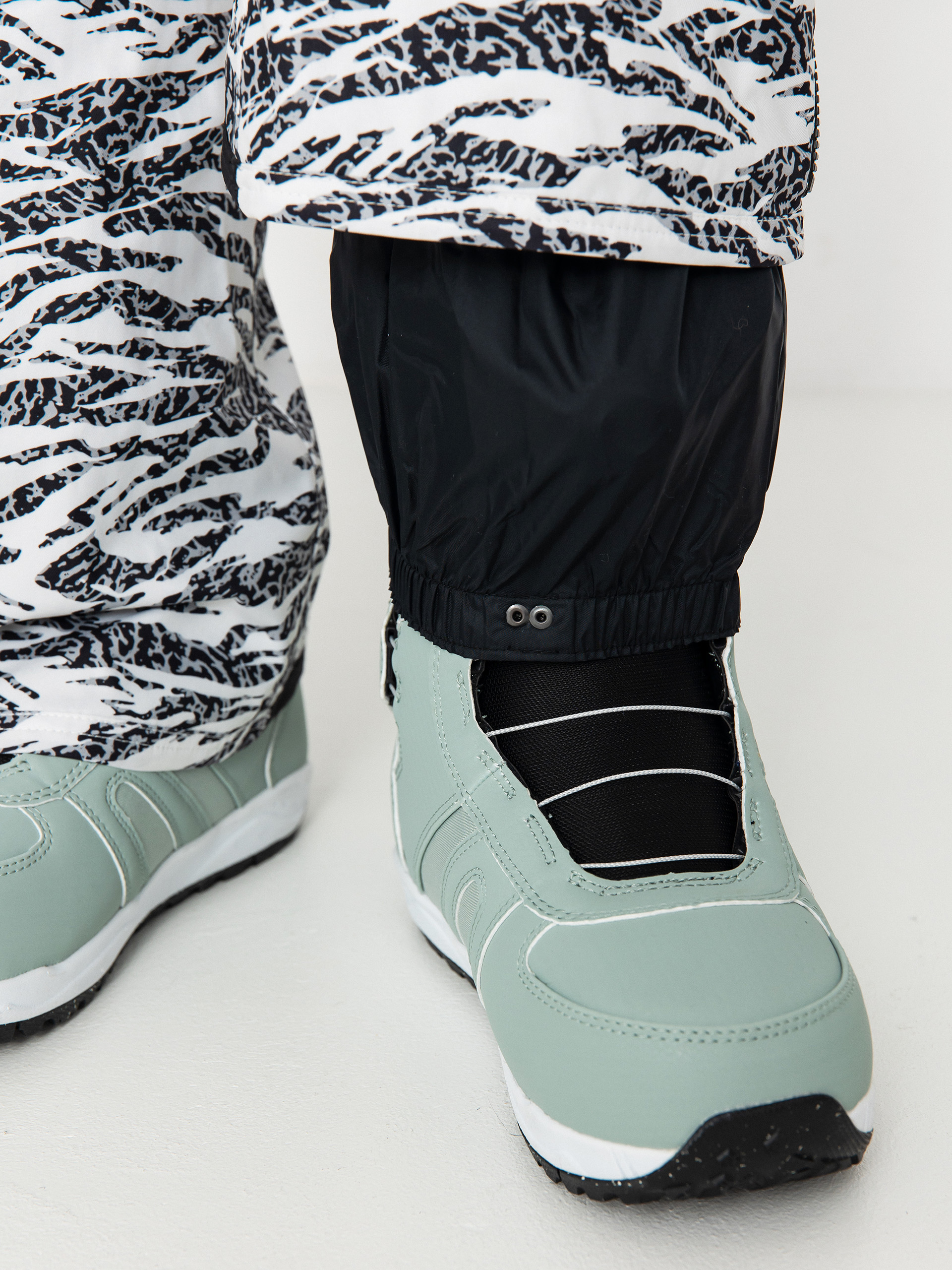 Womens Burton Snowboard pants Marcy High Rise High Stretch (zebra camo)