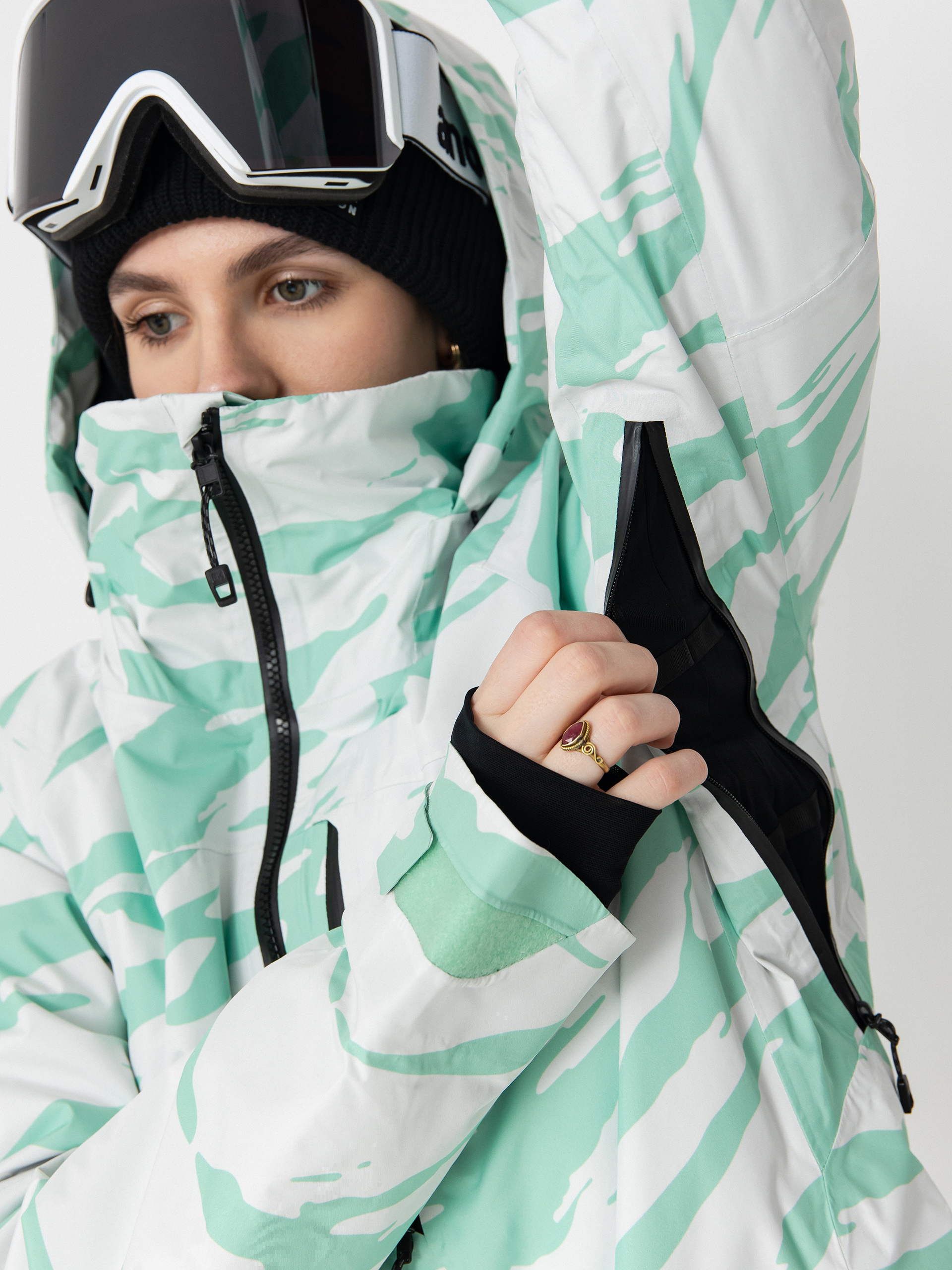 Damen Burton Snowboard Jacke Ak Gore Tex Embark (oversized zebra)