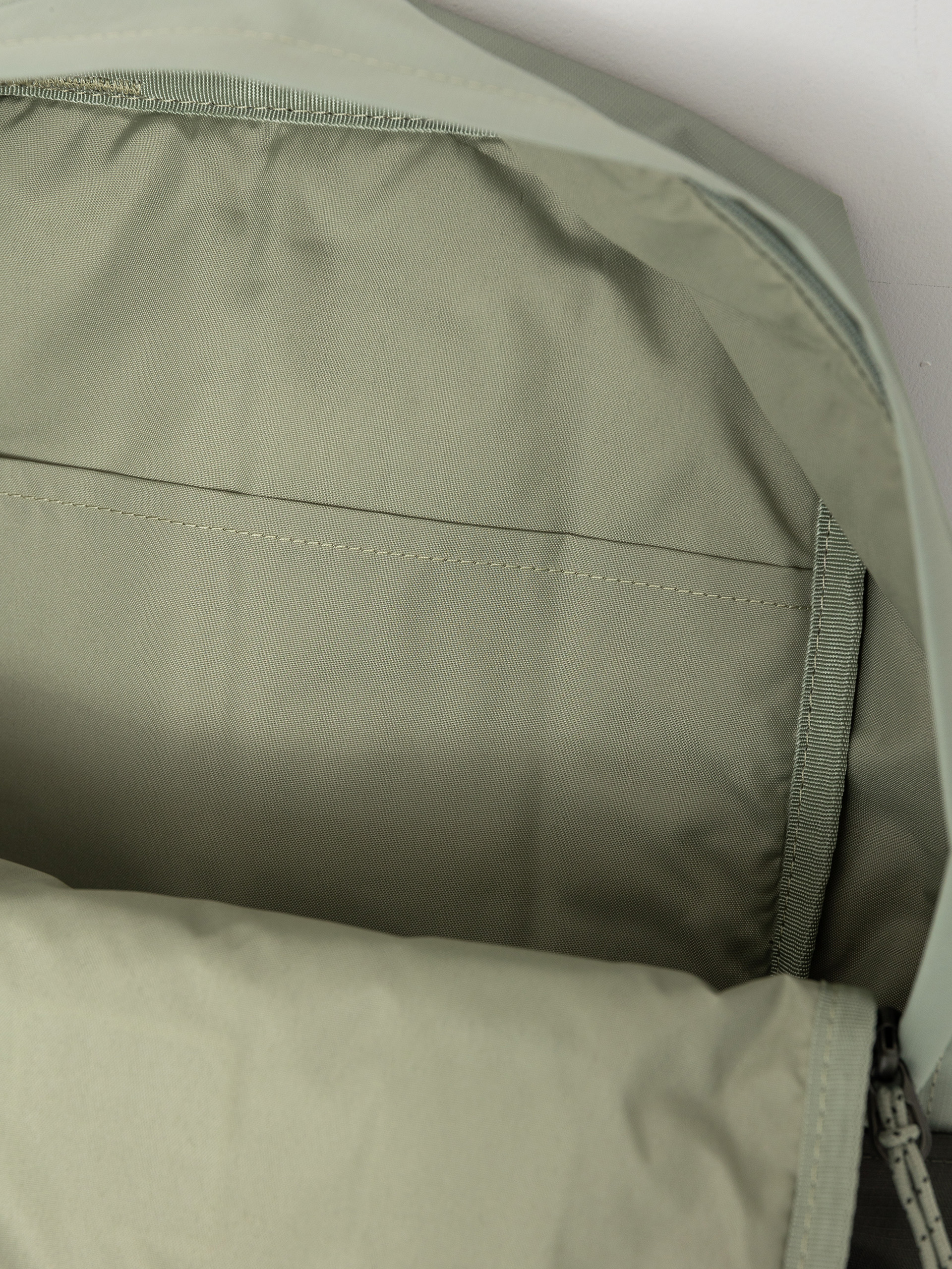 Columbia Trail Traveler 18L Backpack (safari/greensc)