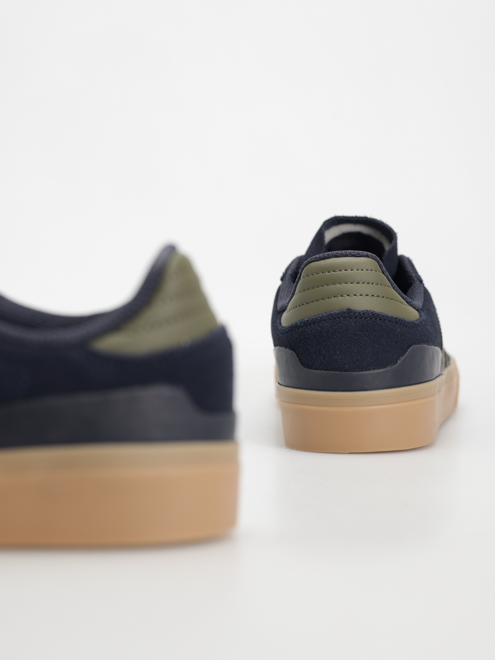 adidas Busenitz Vulc II Shoes (legink/olistr/goldmt)