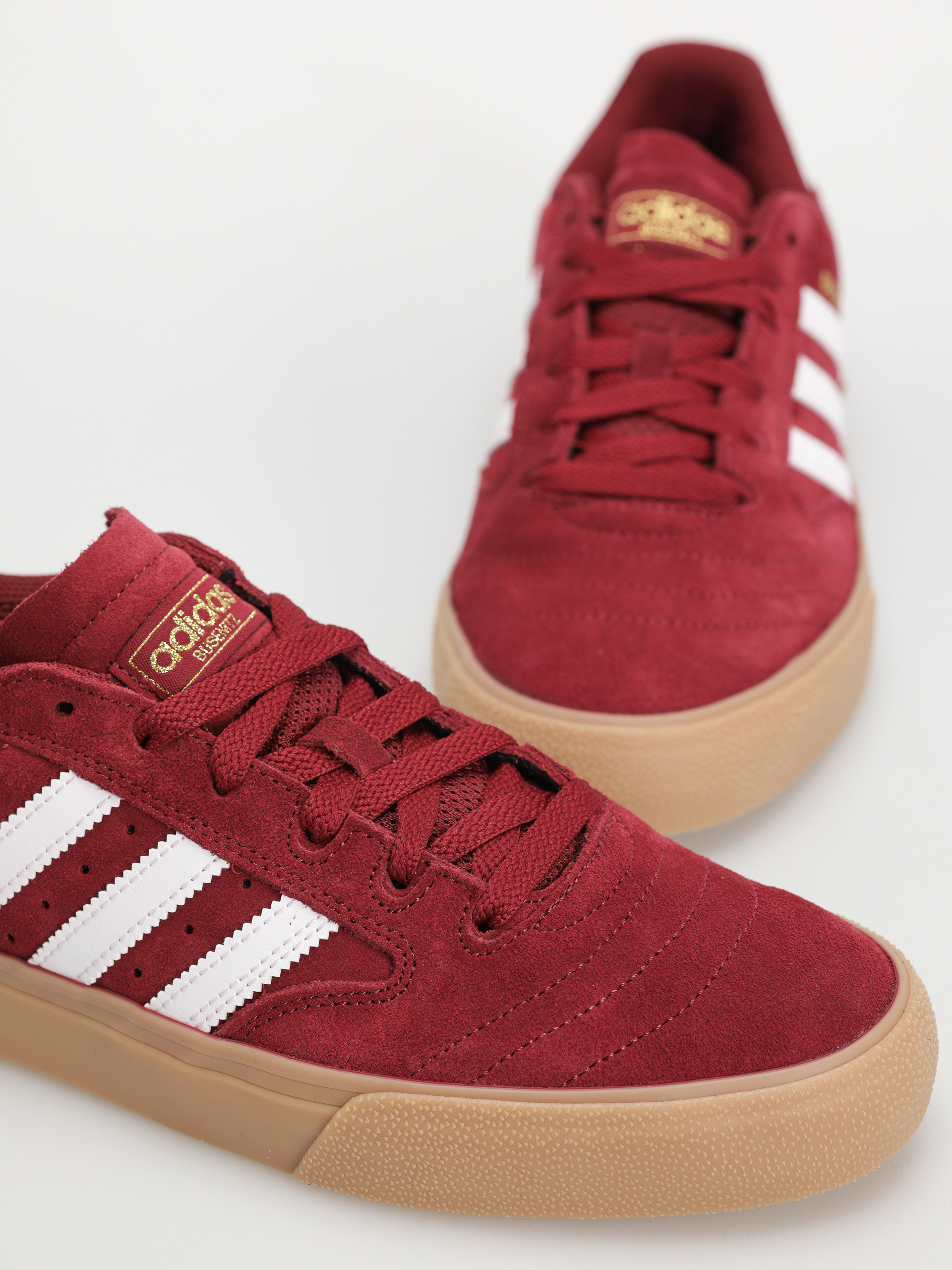 adidas Busenitz Vulc II Schuhe (supcol/ftwwht/goldmt)