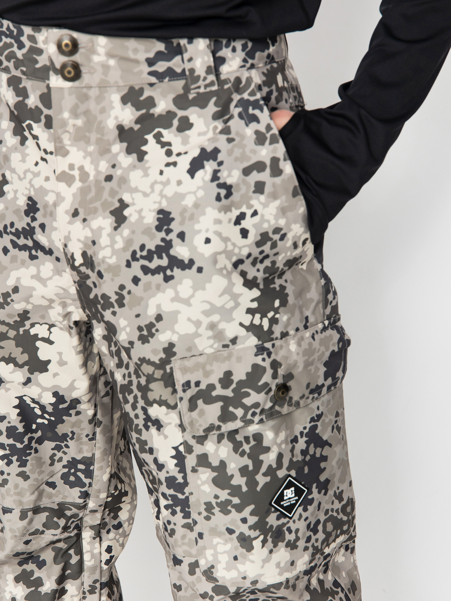 Mens DC Snowboard pants Code (fractal)