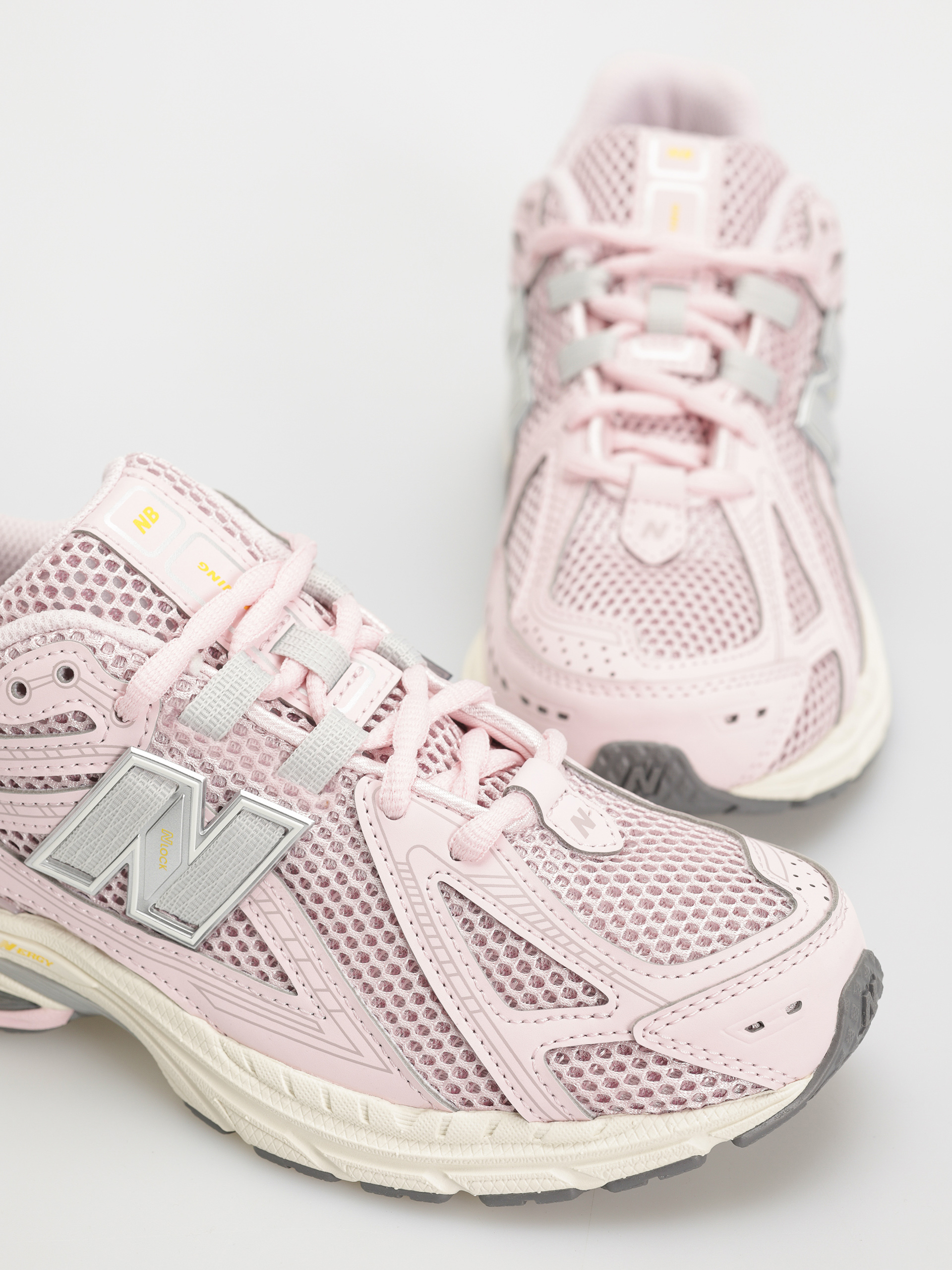 New Balance 1906 JR Shoes (rose sugar)