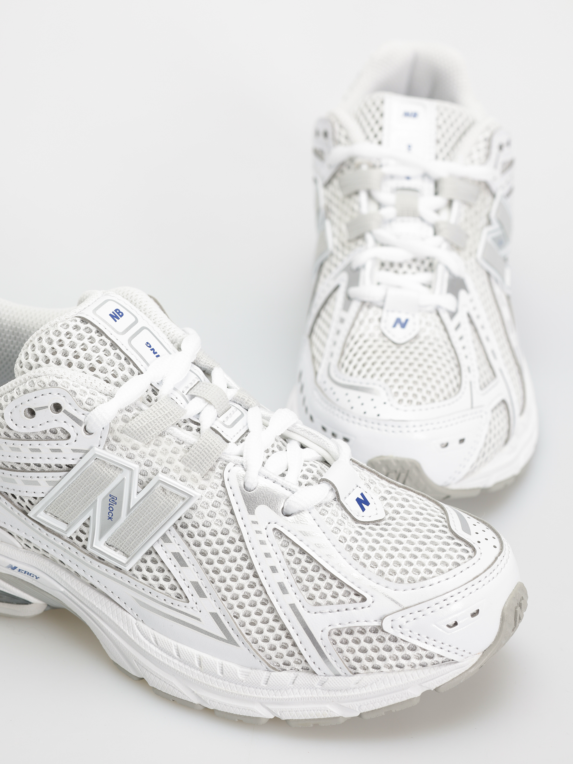 New Balance 1906 JR Shoes (white)