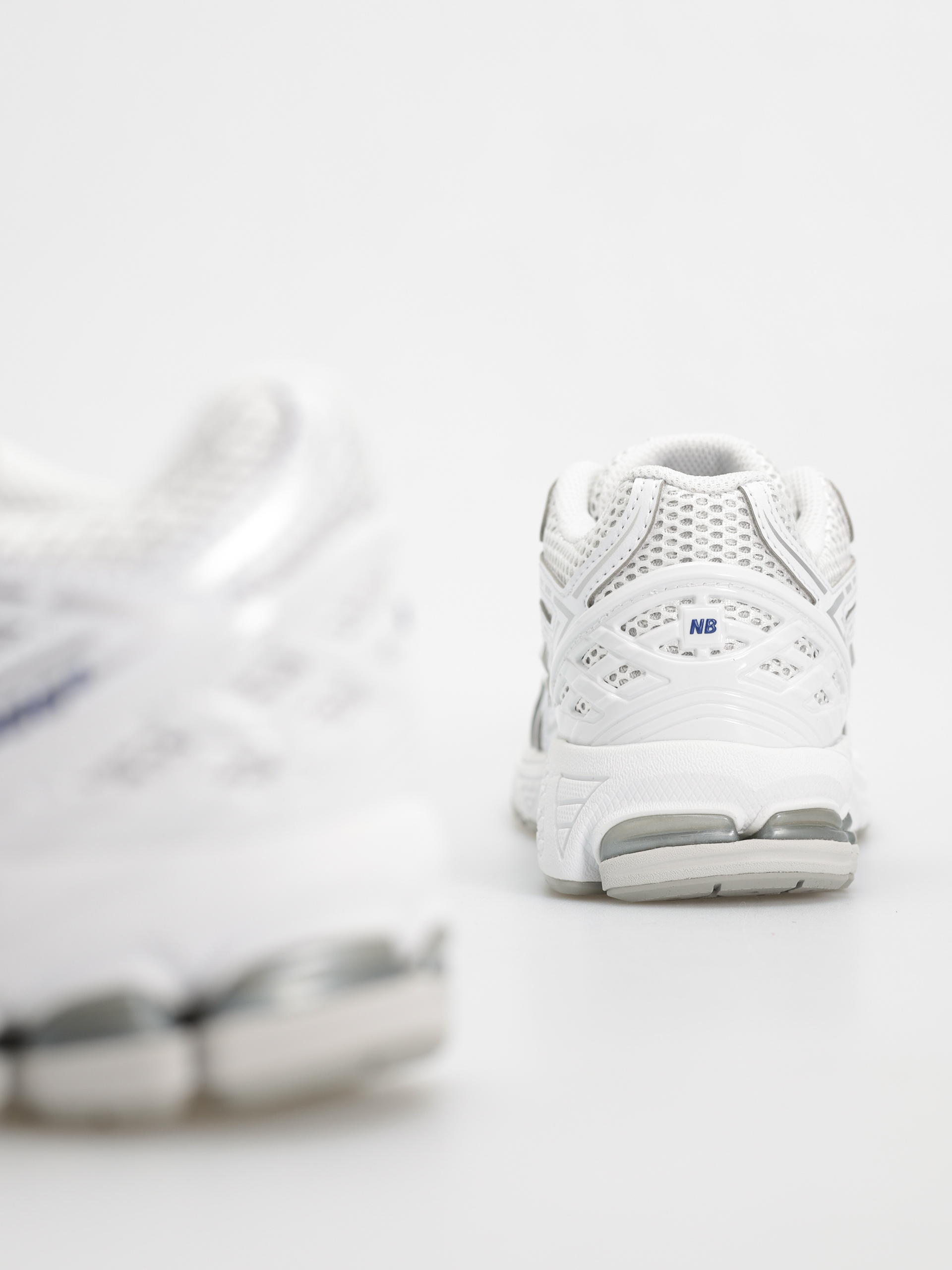 New Balance 1906 JR Shoes (white)