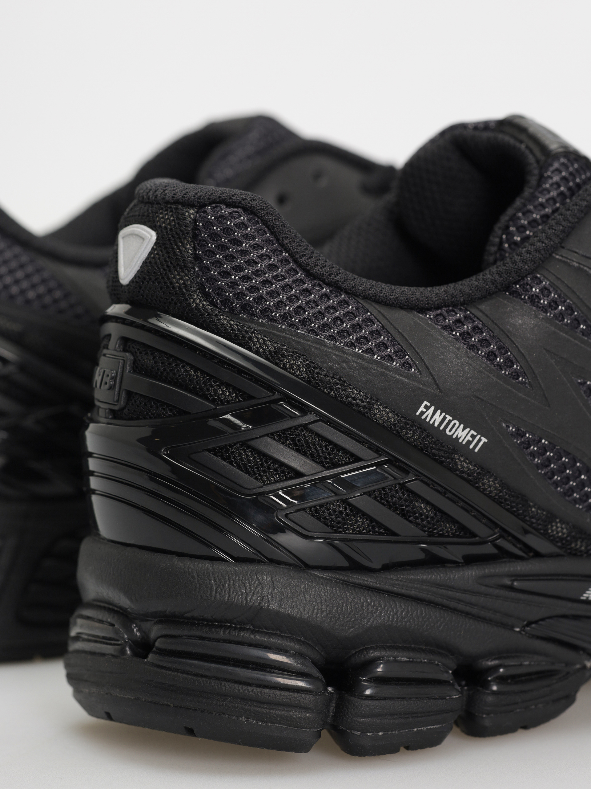 New Balance 1906 Shoes (black)