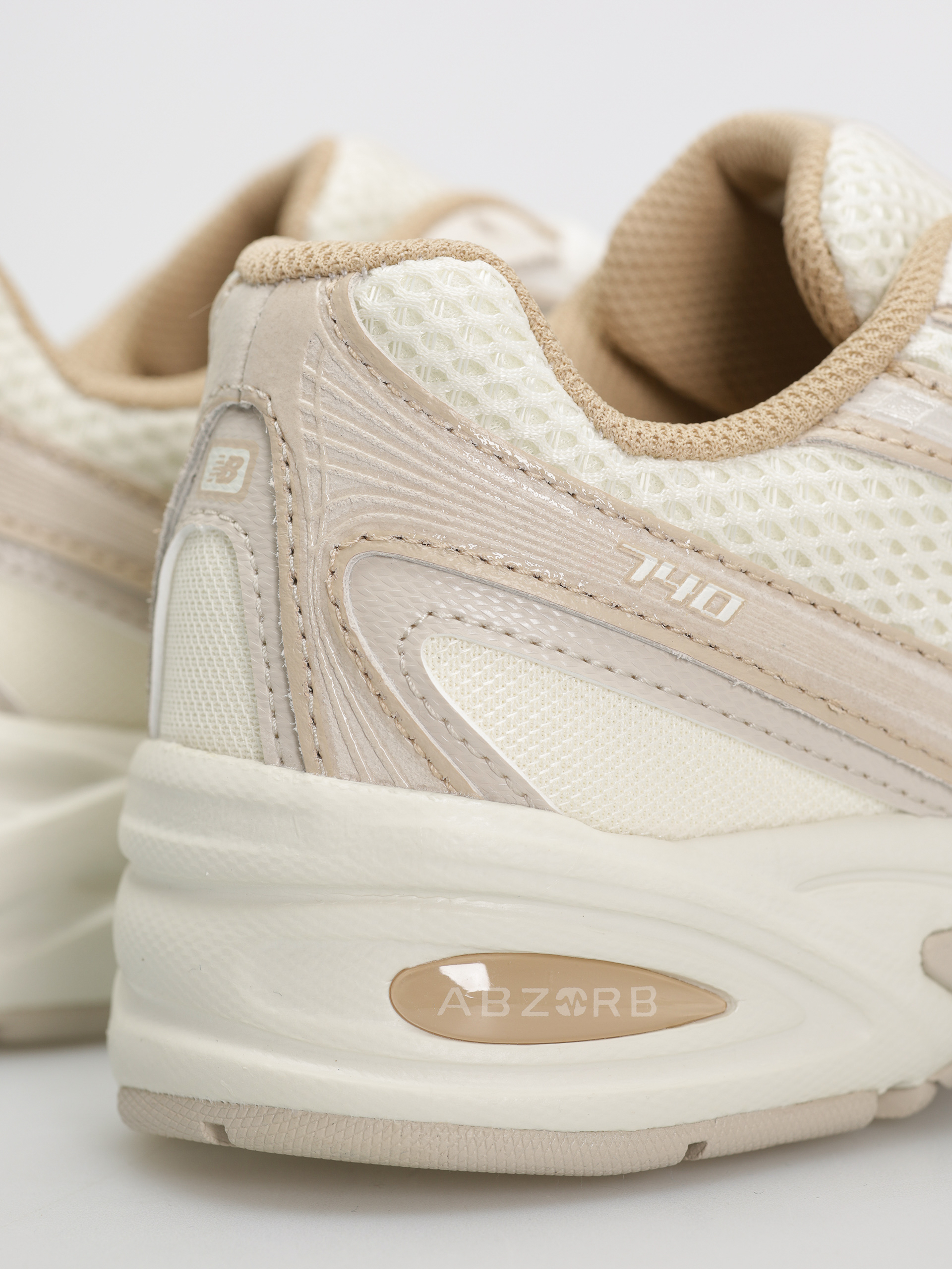 New Balance 740 Shoes (incense)