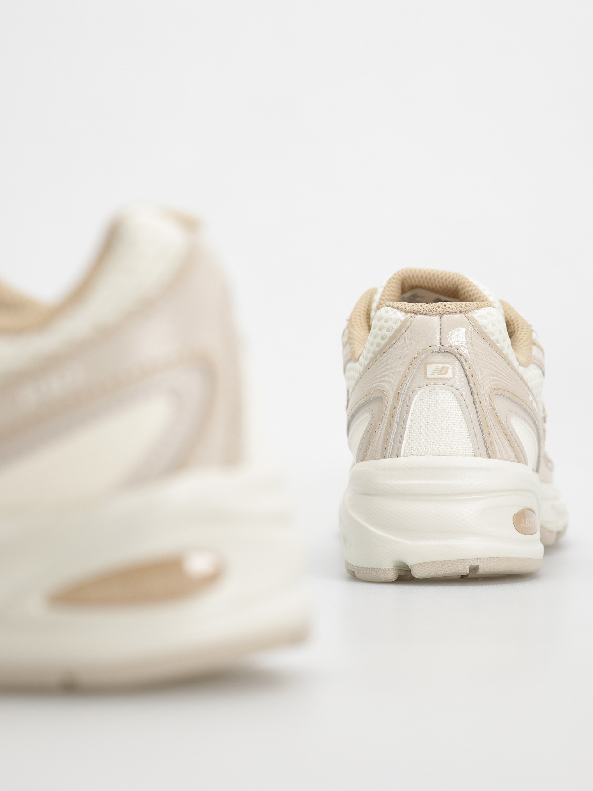 New Balance 740 Schuhe (incense)