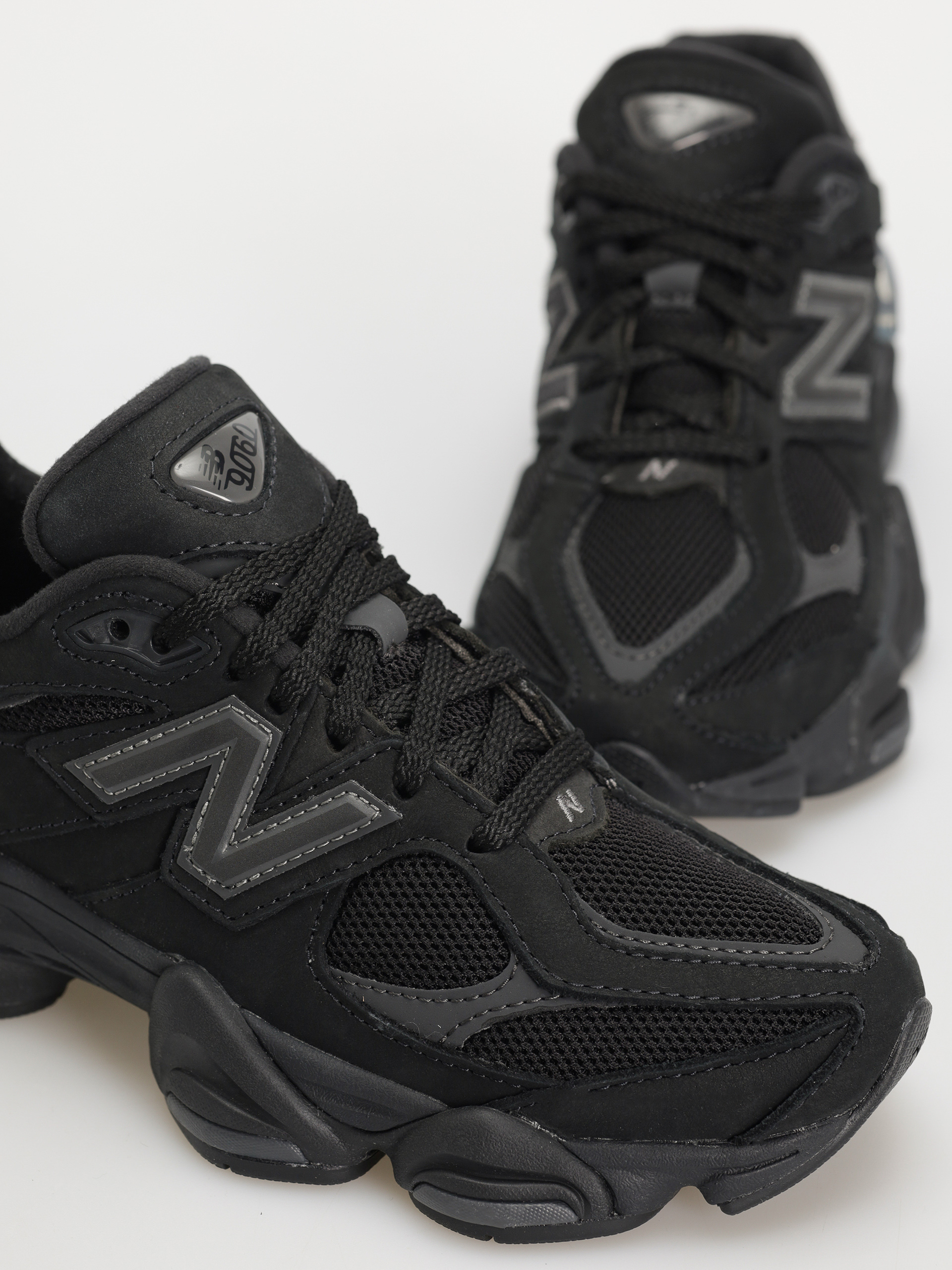 New Balance 9060 Shoes (black)