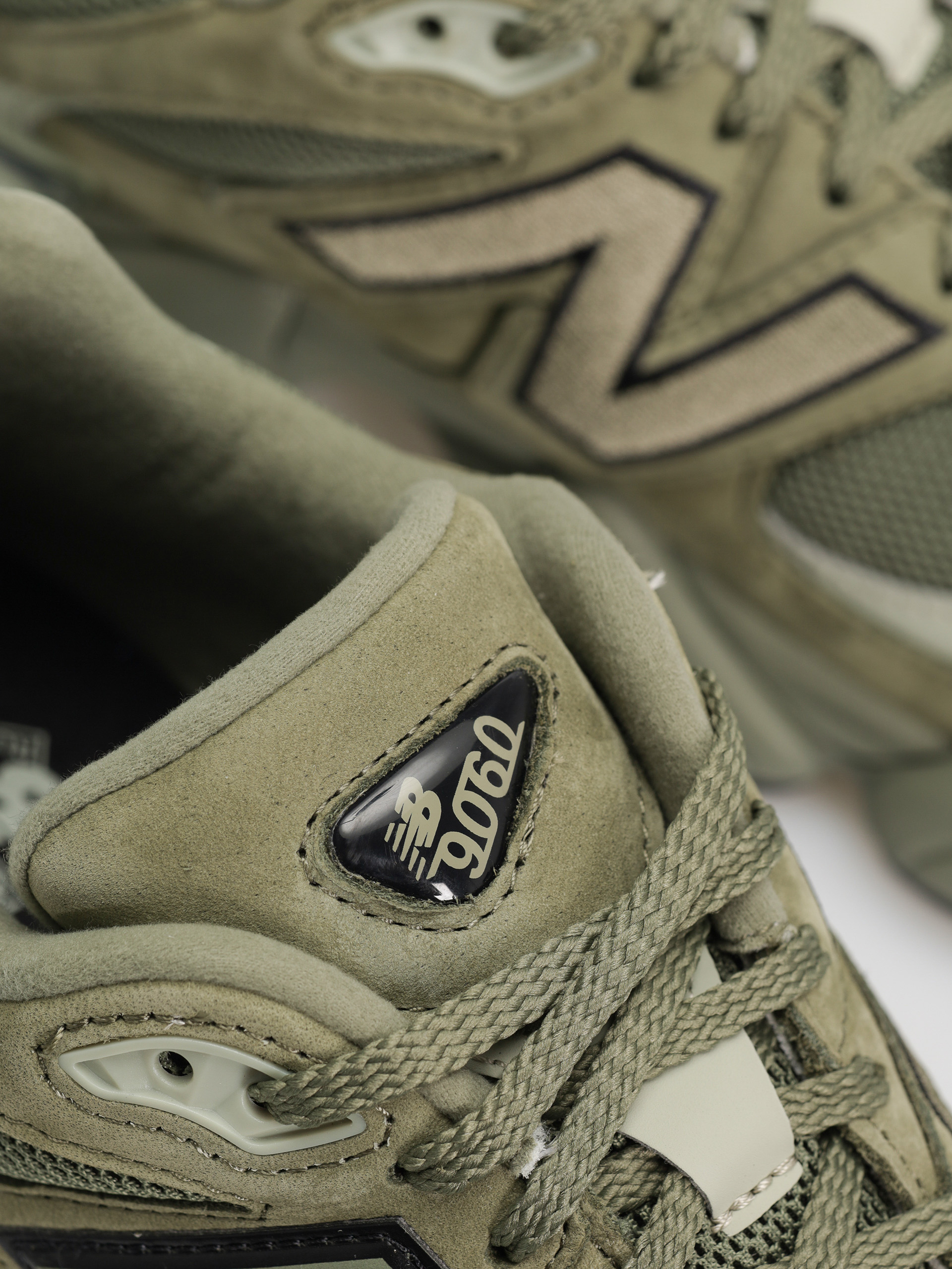 New Balance 9060 Shoes (dark olivine)
