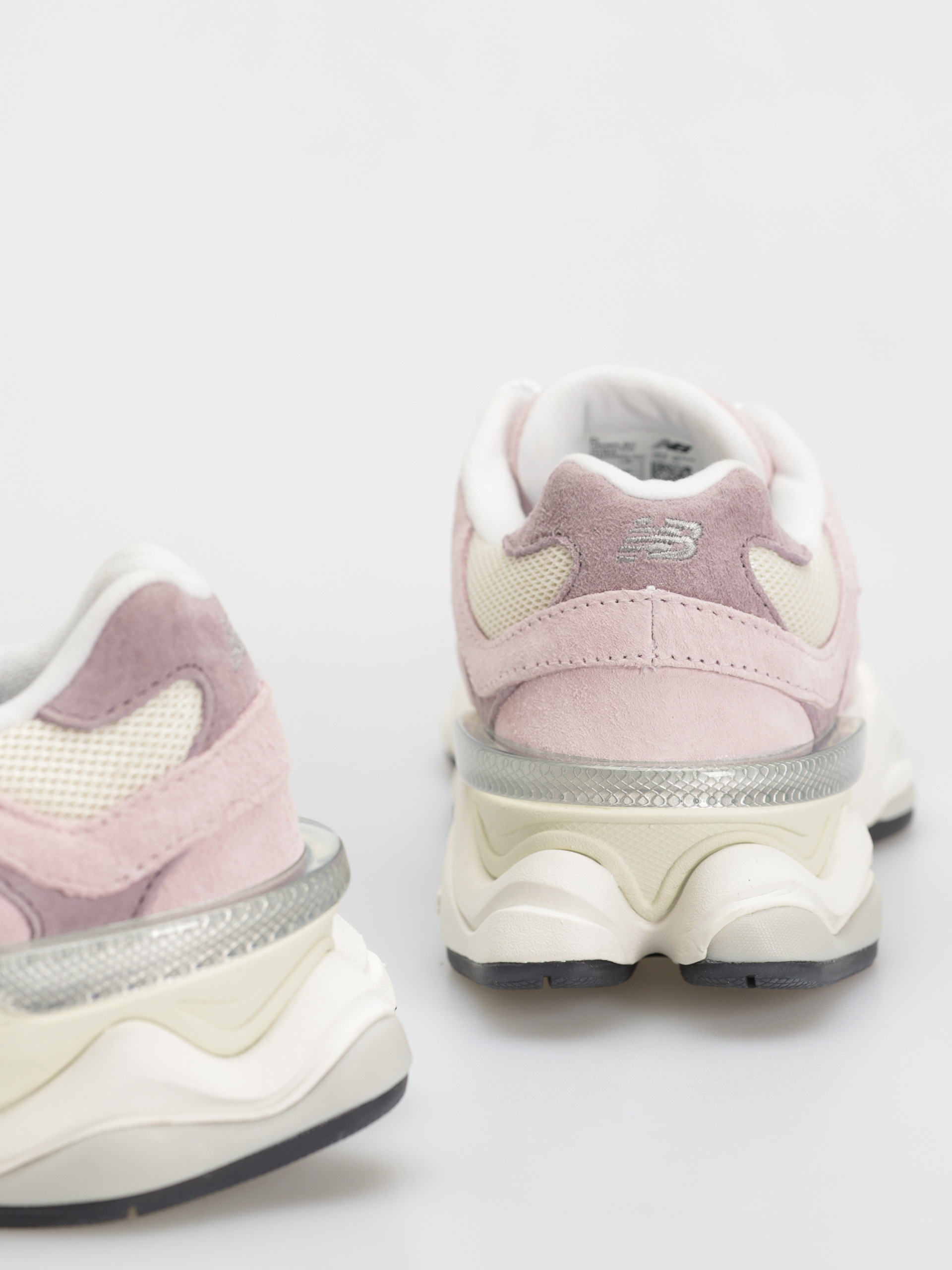 New Balance 9060 Shoes (rose sugar)
