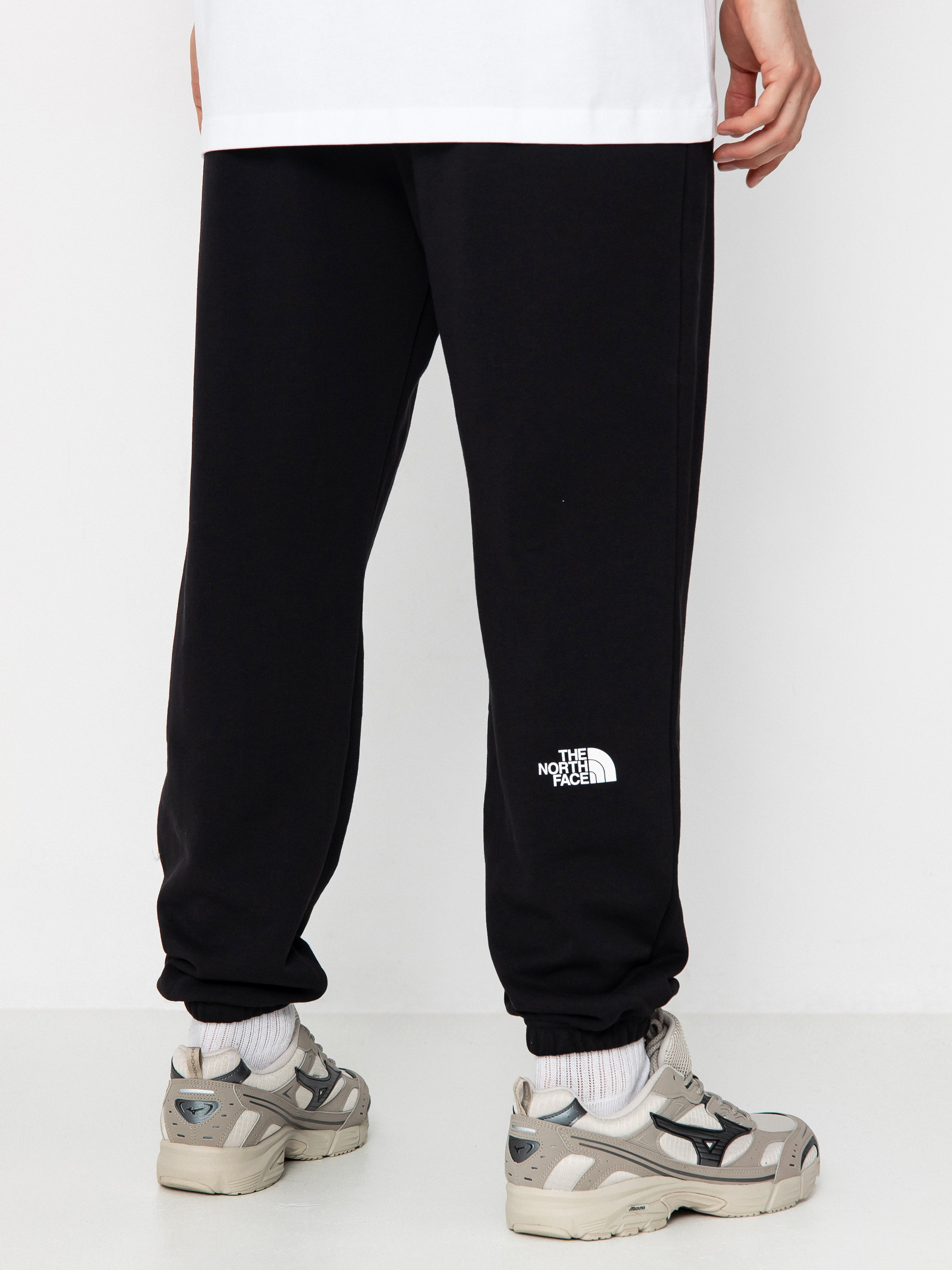The North Face Simple Dome Light Regular Tapered Jogger Pants (tnf black)