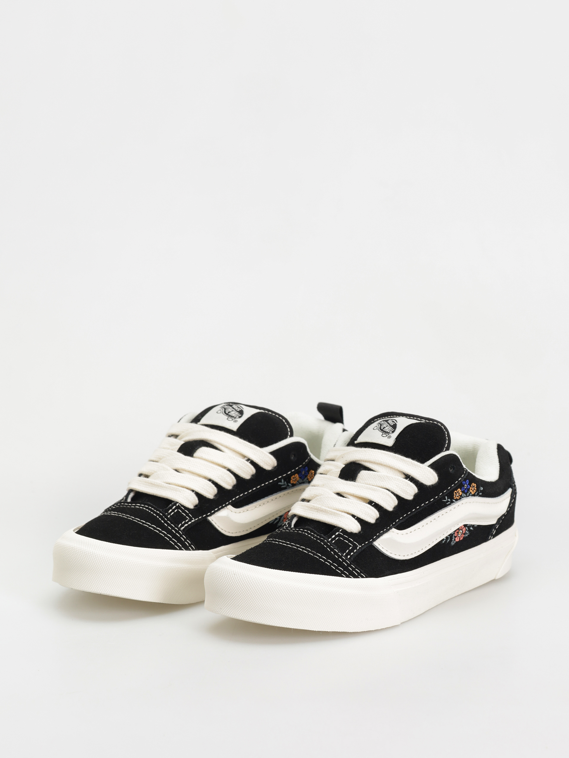 Vans Knu Skool Shoes (black floral)
