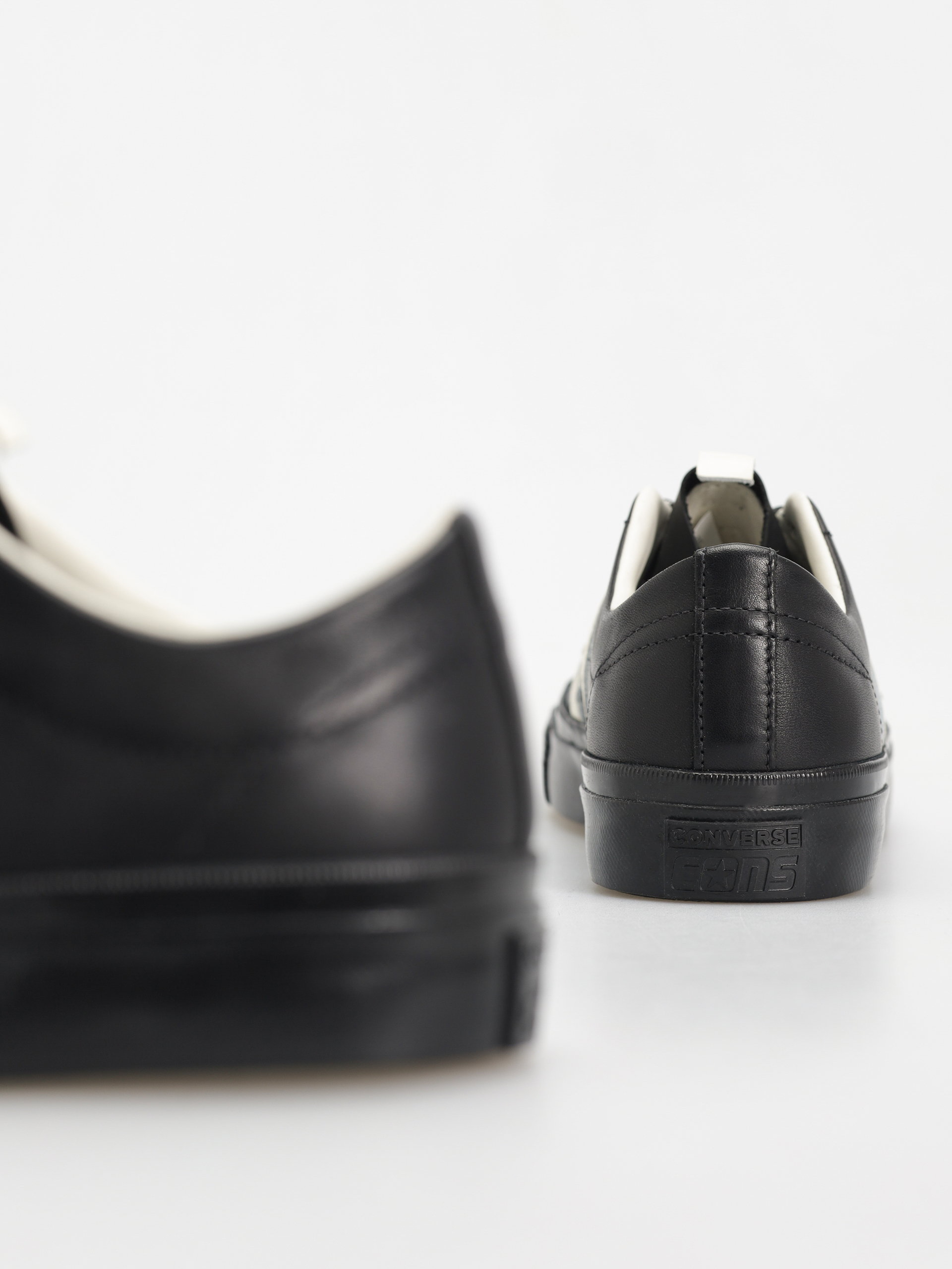 Converse Shoes X Bobby De Keyzer One Star Academy Pro (black/egret/black)