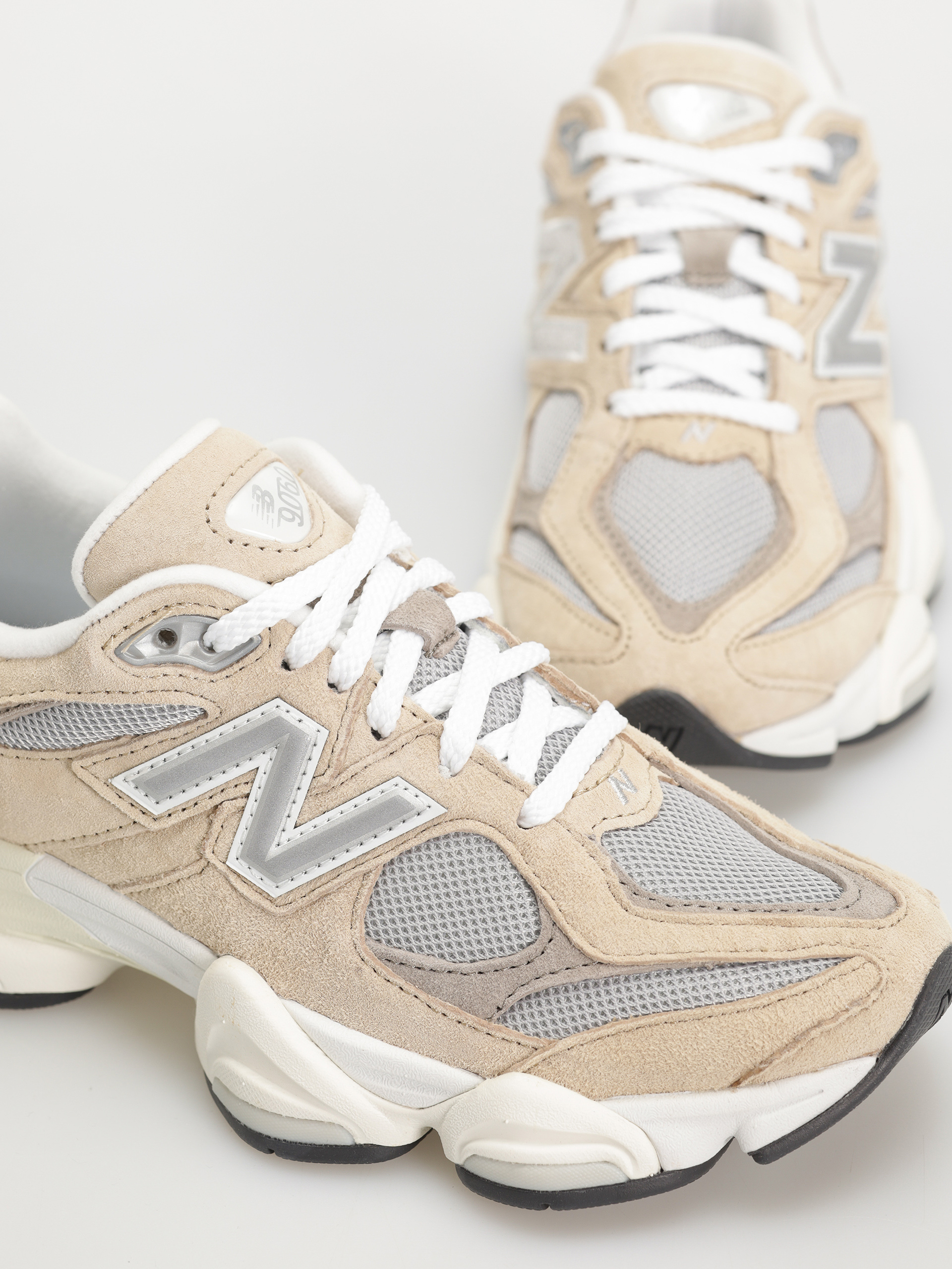 New Balance 9060 Shoes (incense)