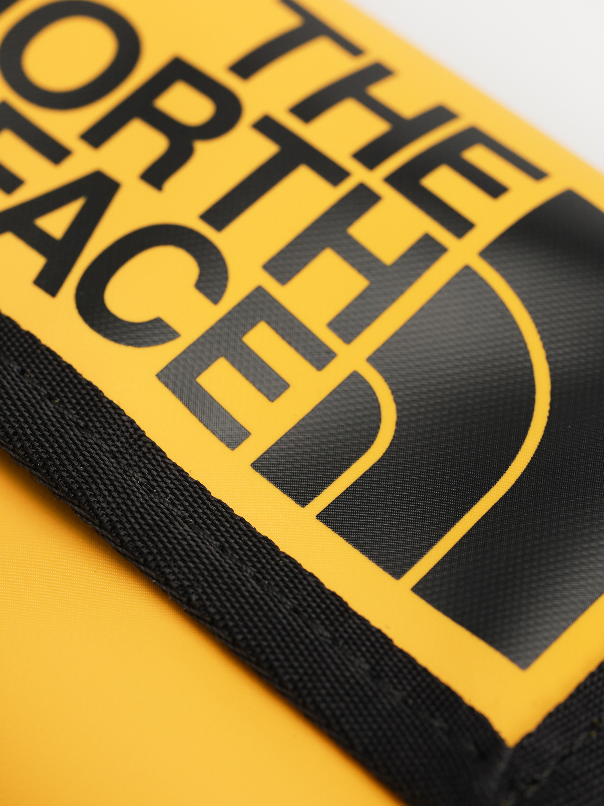 The North Face Base Camp Wallet (summit gold/tnf black n)