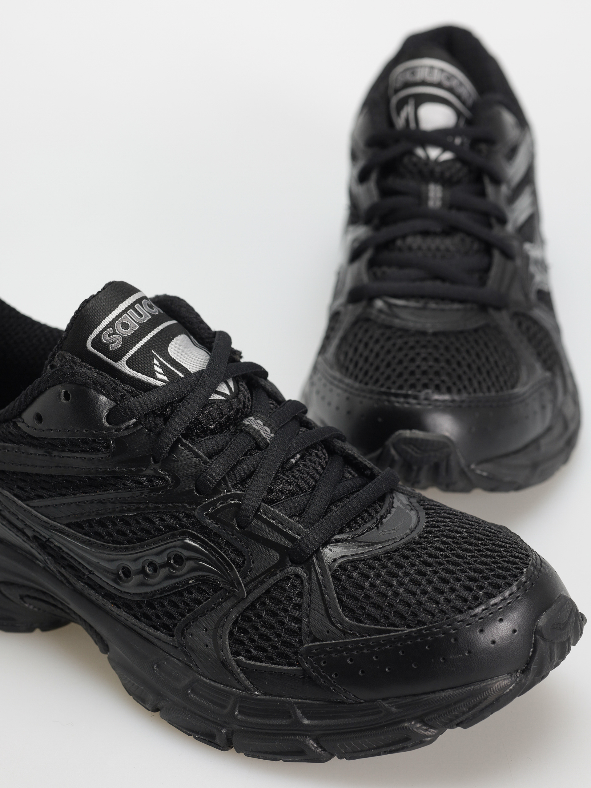 Saucony Ride Millenium Shoes (black)