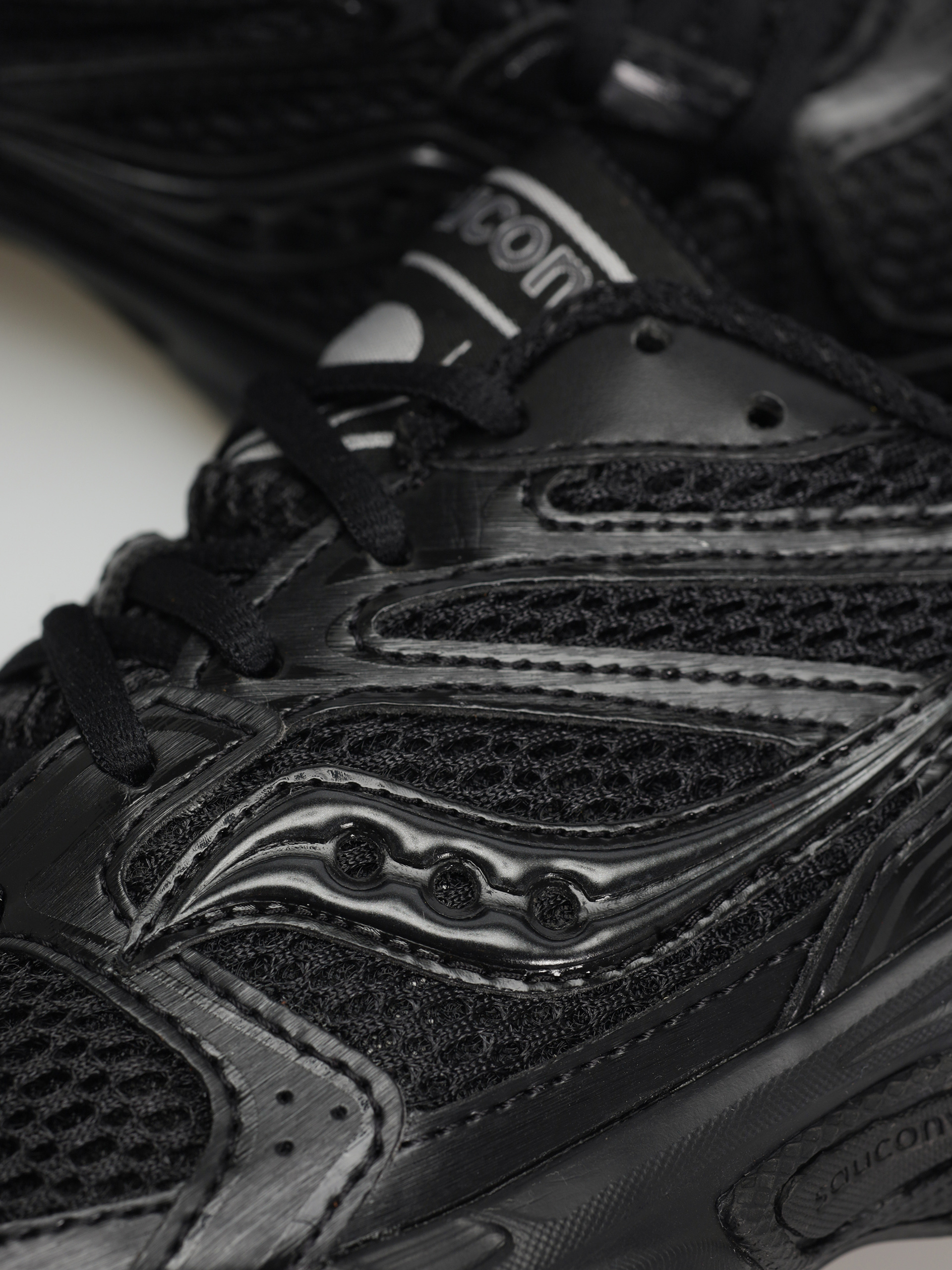 Saucony Ride Millenium Schuhe (black)