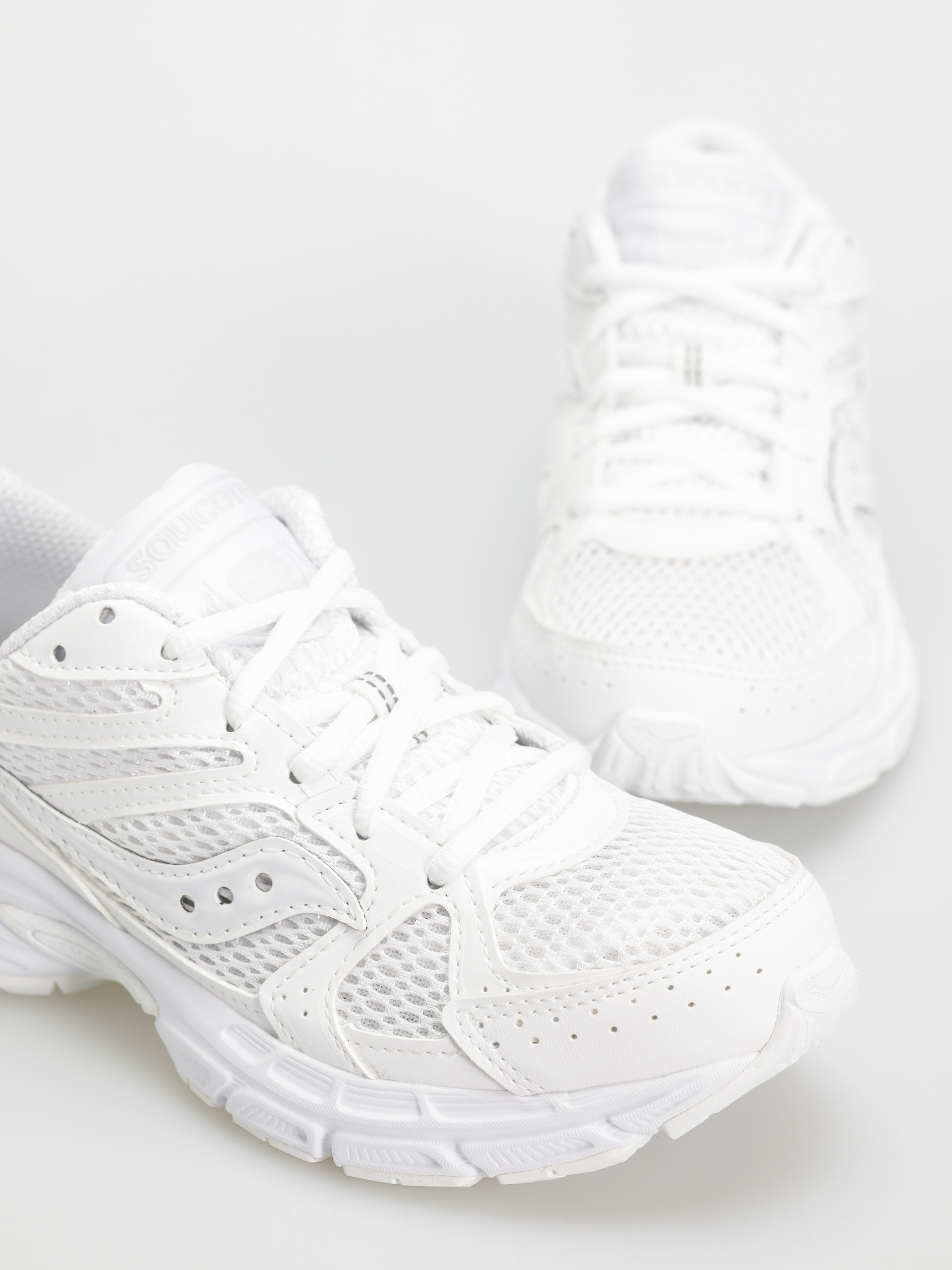 Saucony Ride Millennium Shoes (white)